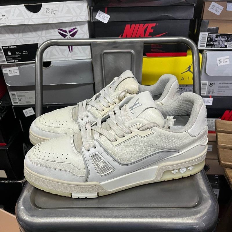 Louis Vuitton Louis Vuitton Trainer Low-Top Fashion Sneakers - Size US 8.5 / EU 41-42 - 1 Thumbnail