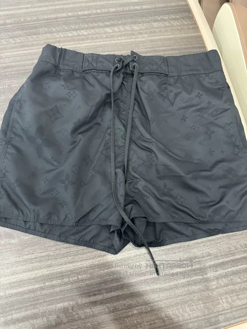 Louis Vuitton Louis Vuitton size l Black dark stripe full print shorts Size US 30 / EU 46 - 1 Thumbnail