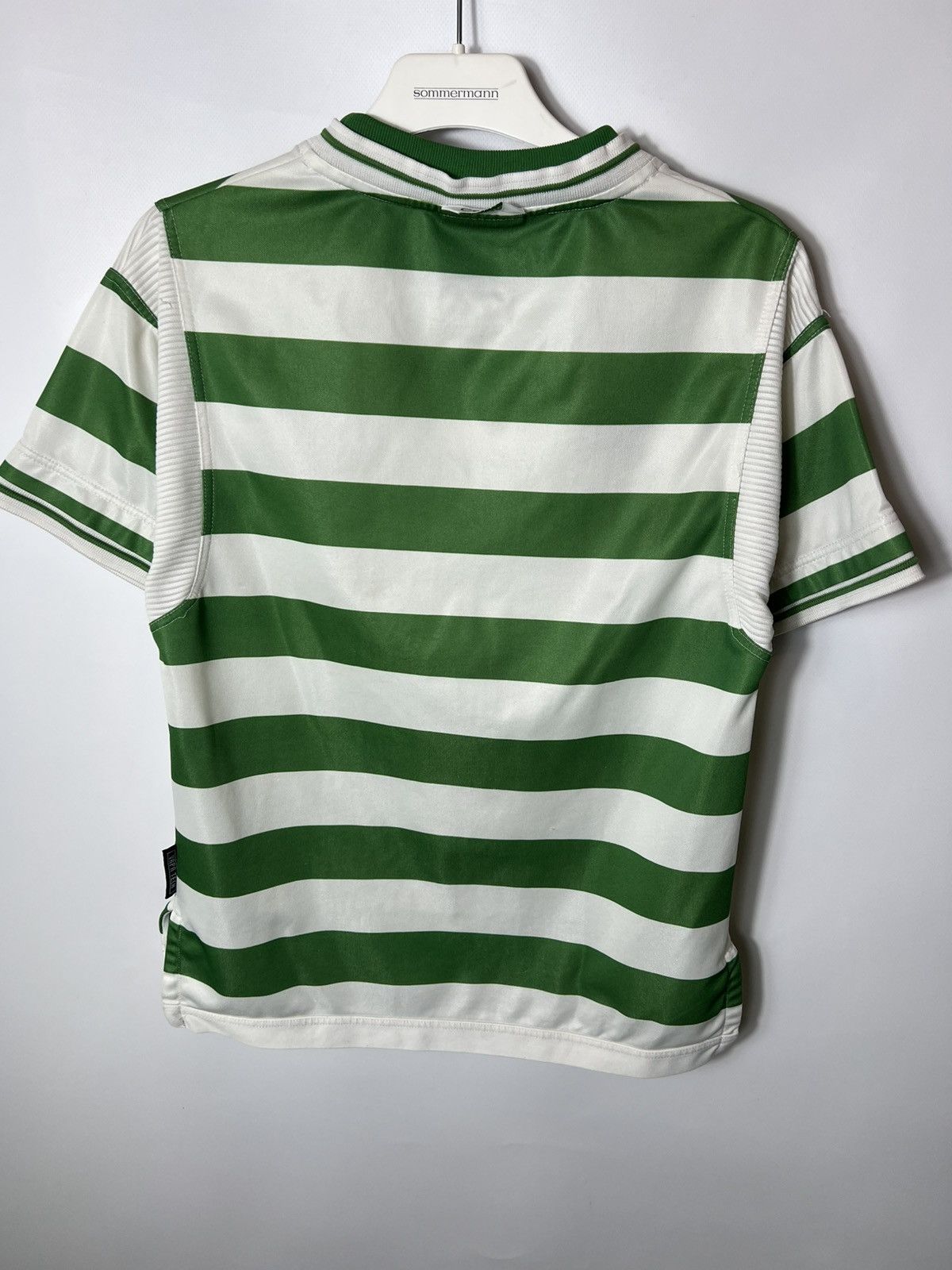Umbro Vintage soccer football Embro Celtic Jersey Size Boys Xl Size US S / EU 44-46 / 1 - 11 Thumbnail