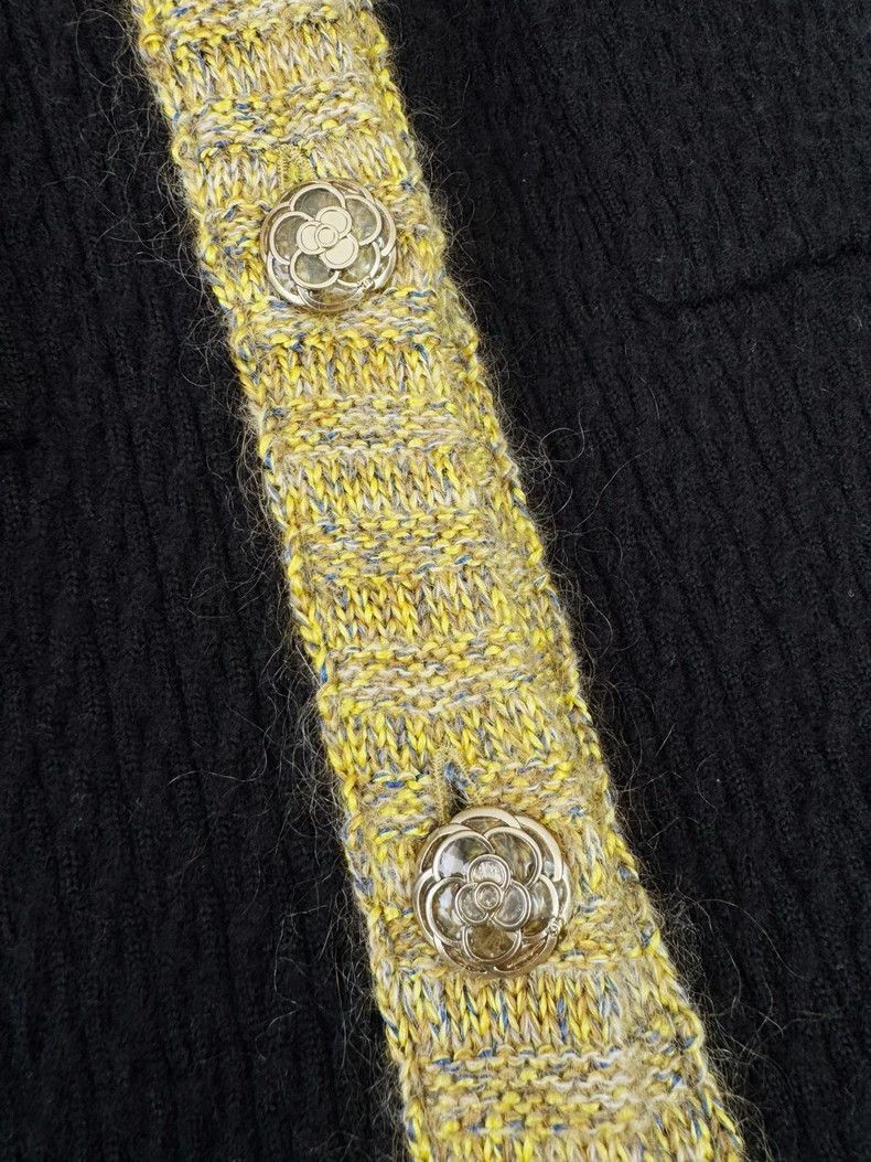 Chanel Chanel Cashmere Silk Dress with Gold Accents -2505 Size M / US 6-8 / IT 42-44 - 4 Thumbnail