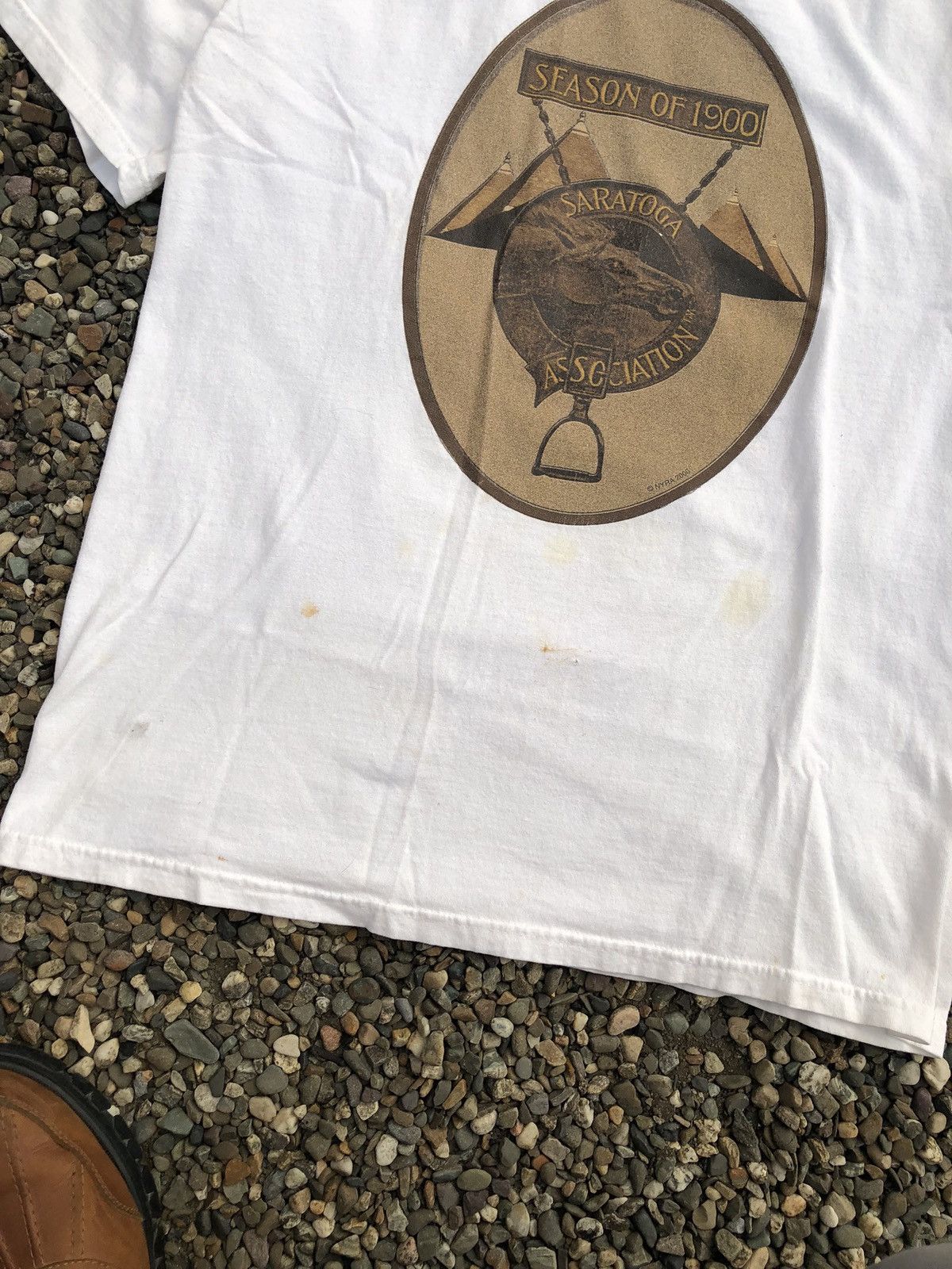 Vintage Vintage 2000 Saratoga Race Course “Season of 1900” T-Shirt Size US L / EU 52-54 / 3 - 4 Thumbnail