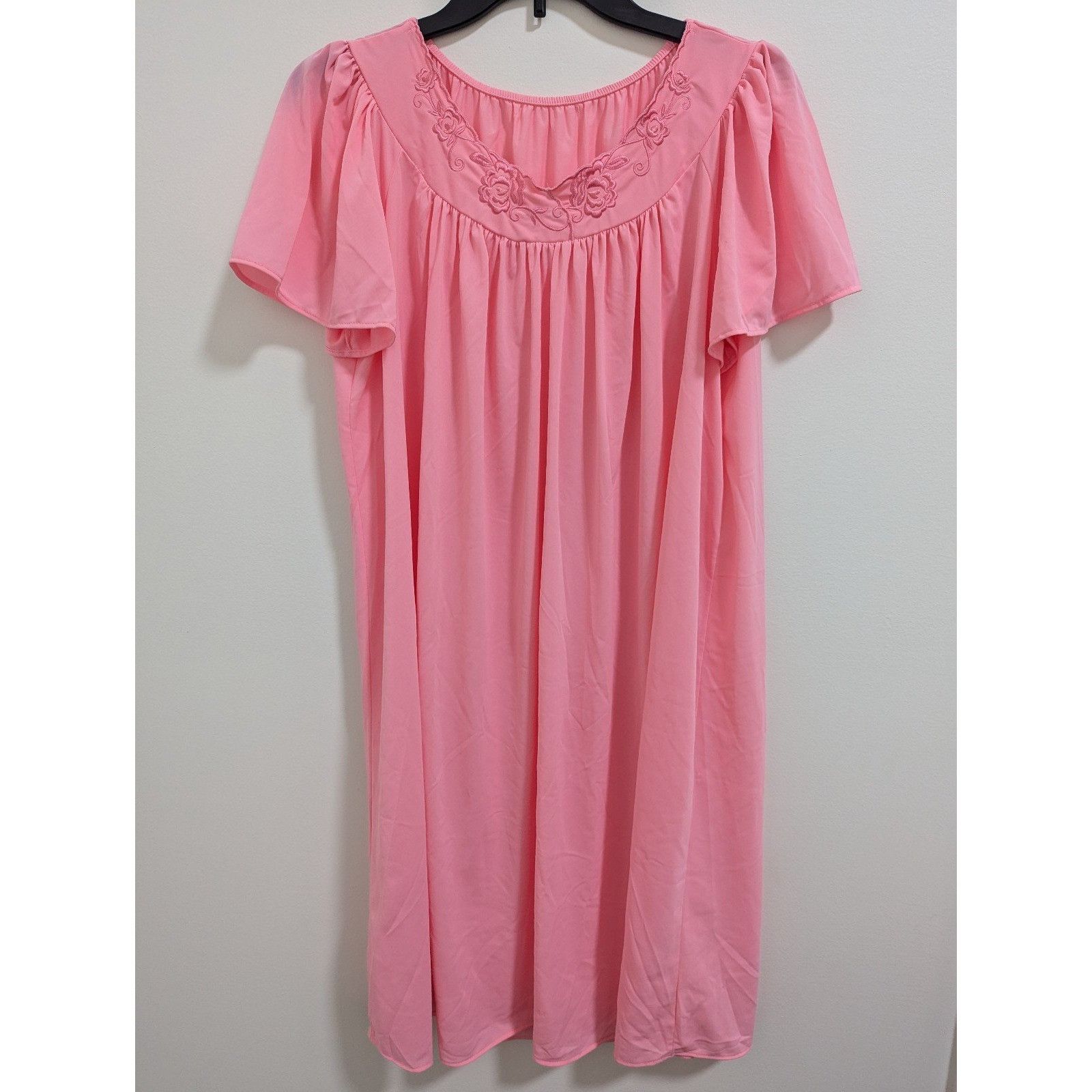 Other Vintage ShadowLine Nylon Nightgown Gown Sz Sm Embroidered Fl Size ONE SIZE - 1 Thumbnail