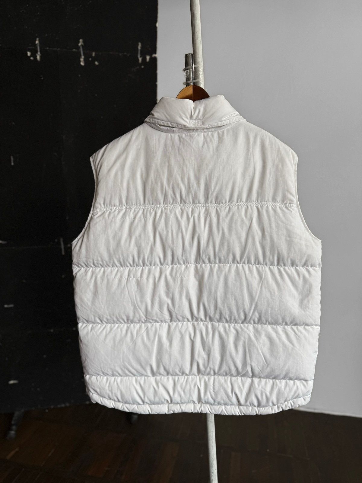 Nike Nike Mens Vintage White Small Swoosh Logo Puffer Vest Jacket Size US XXL / EU 58 / 5 - 2 Thumbnail