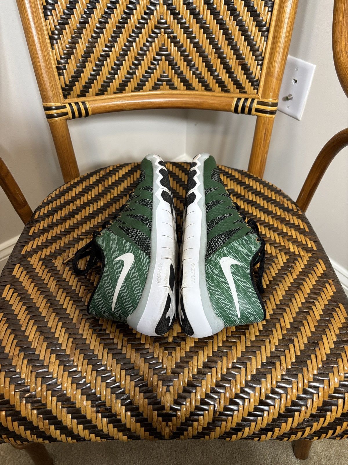 Nike Nike Free Trainer 5.0 V6 AMP 'Michigan State' 723939-317 Size US 8.5 / EU 41-42 - 5 Thumbnail