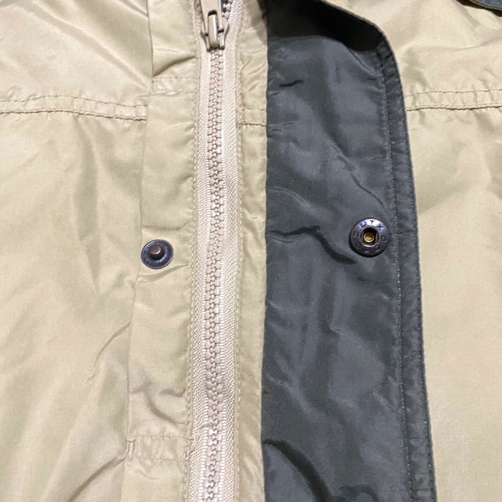 Vintage VINTAGE Columbia Jacket Windbreaker Waterproof Full Zip Mens L Beige Bugaboo Size US L / EU 52-54 / 3 - 4 Thumbnail