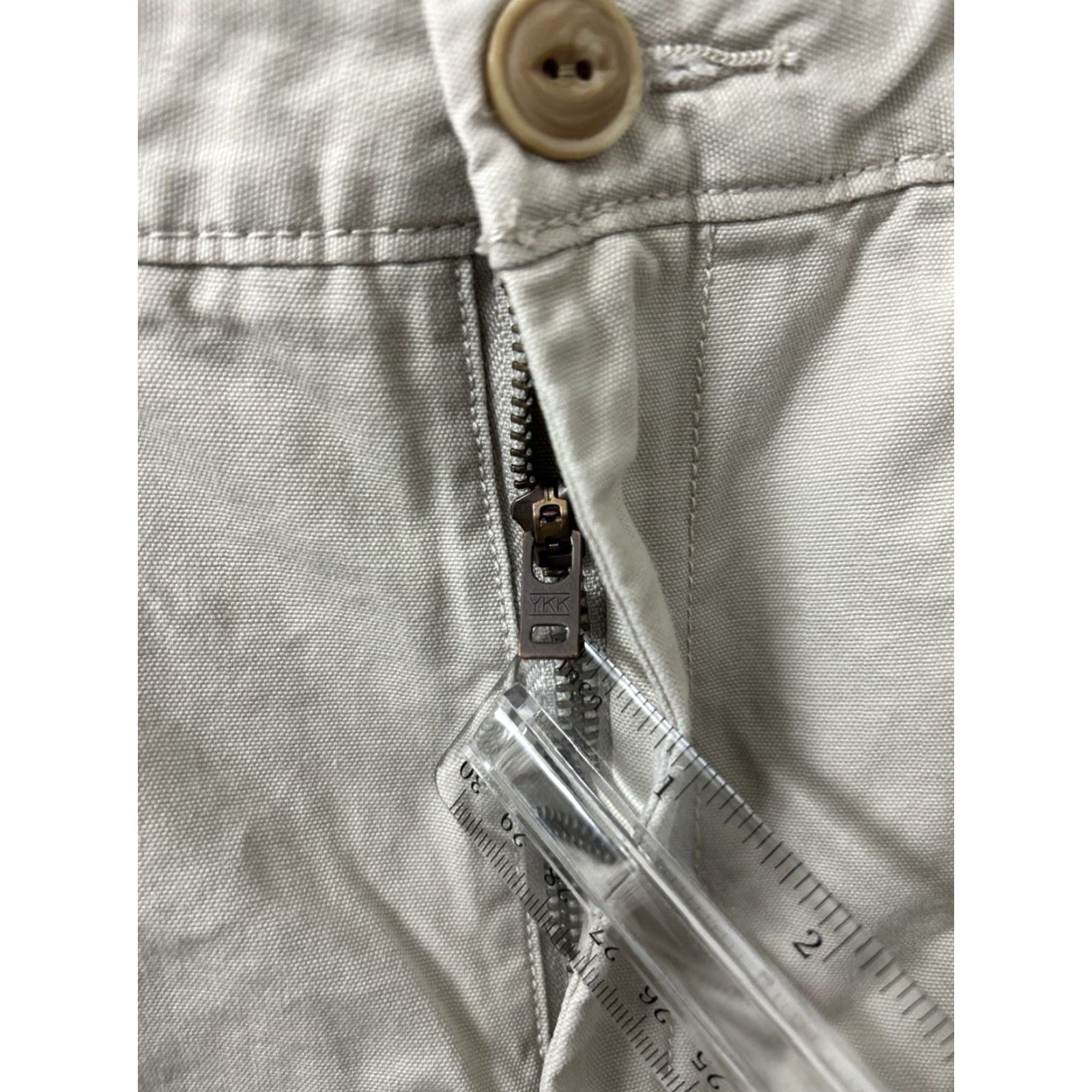 Vintage L.L. Bean Signature Slim Straight Fit Shorts Mens 36 Beige Chino 8 in Inseam Cotton Canvas Zip Front Pockets Summer 304413 Size US 36 / EU 52 - 4 Thumbnail