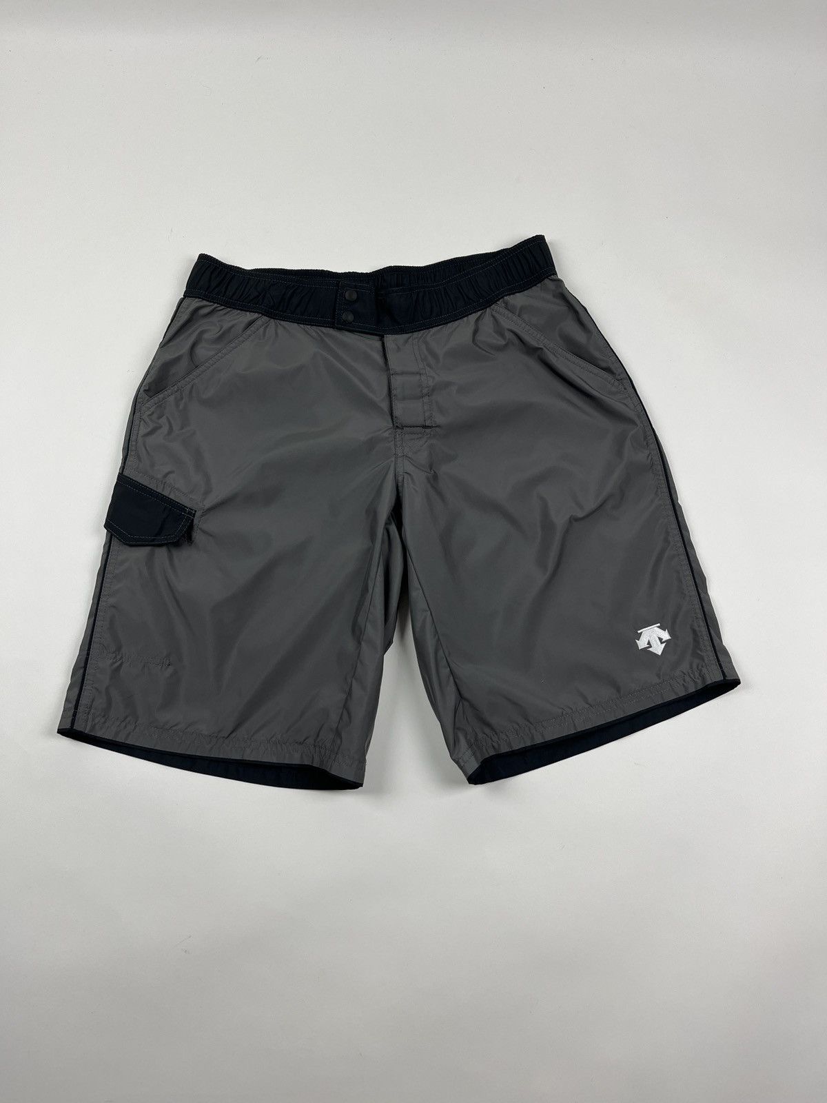 Descente Descente Athletic Nylon Cargo Shorts Size US 34 / EU 50 - 1 Thumbnail