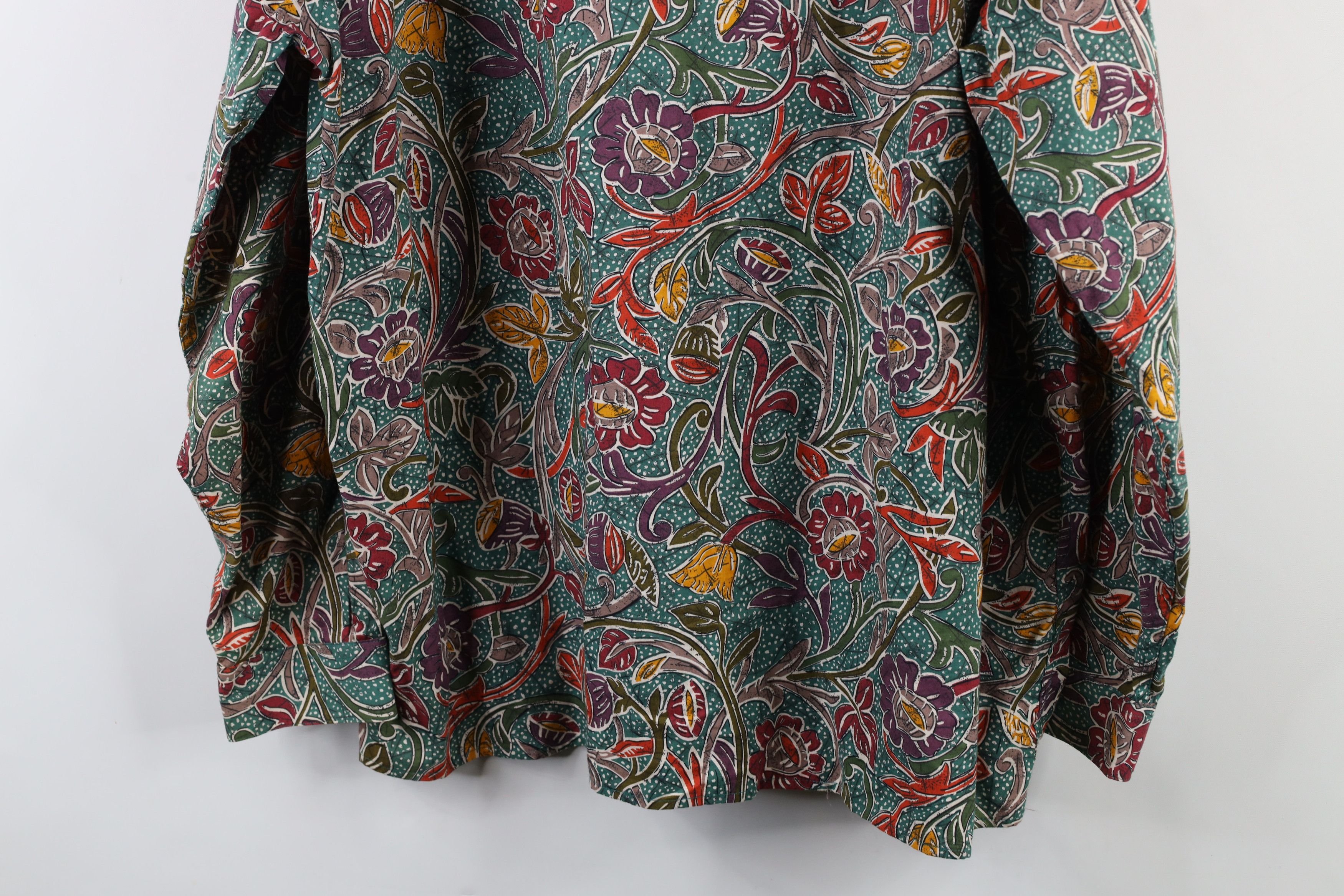 Vintage Vintage 90s Streetwear Tapestry All Over Print Button Shirt Size US XL / EU 56 / 4 - 9 Thumbnail