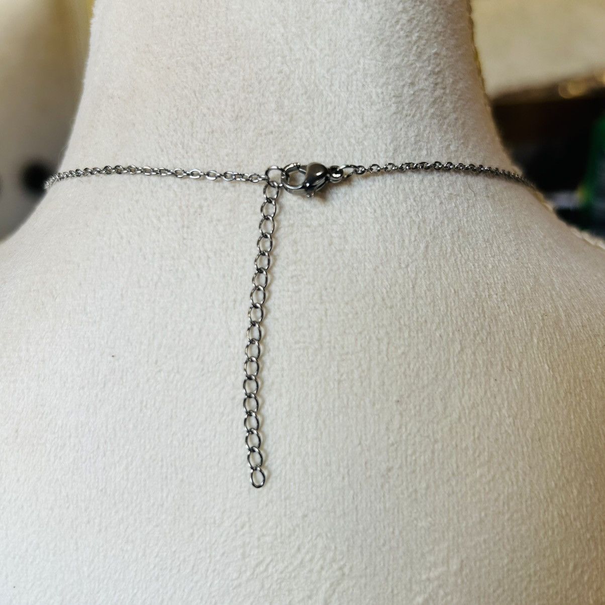 Handmade Handcrafted faceted crystal vintage lucite pendant necklace Size ONE SIZE - 5 Thumbnail