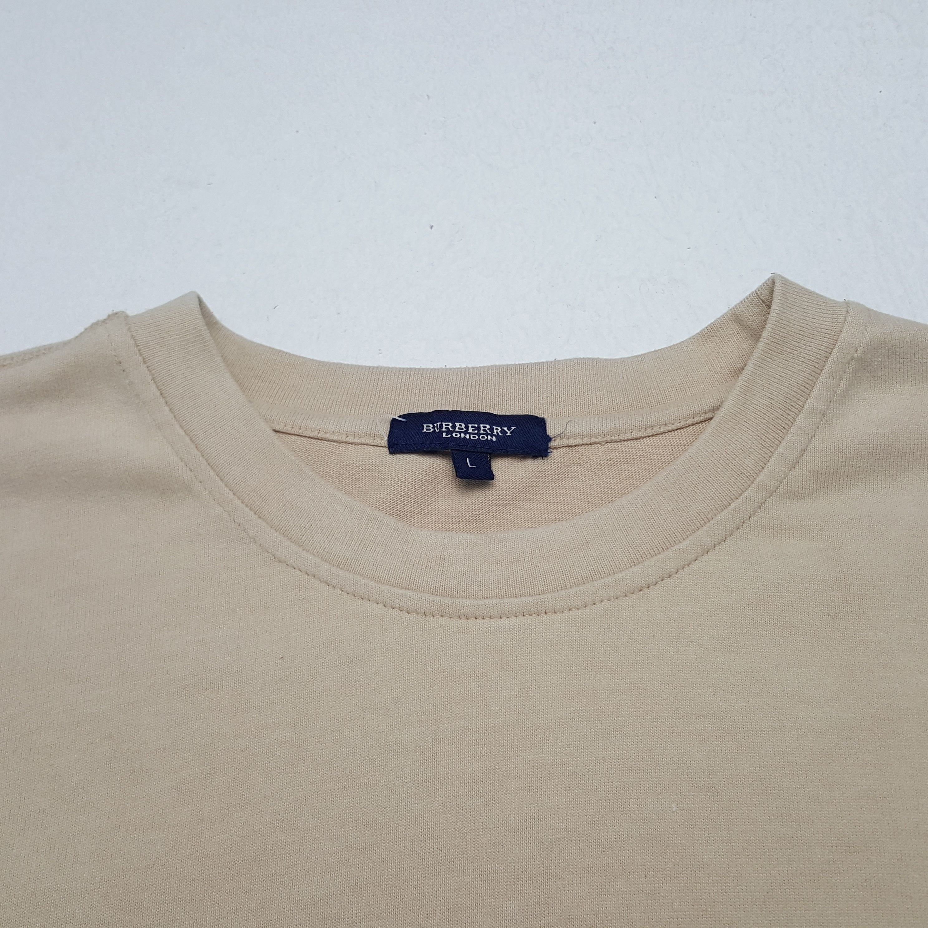 Burberry × Vintage Vintage Burberry London Nova Check Tshirt Size US M / EU 48-50 / 2 - 4 Thumbnail