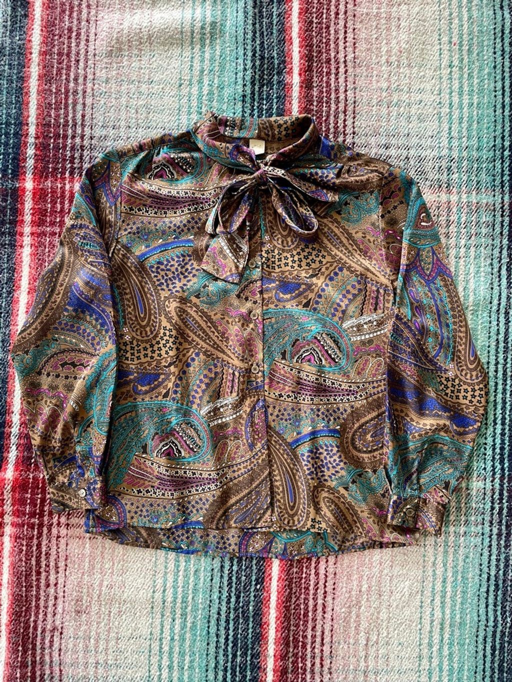 Vintage 70s Psychedelic Satin Bow Collar Blouse L Size XL / US 12-14 / IT 48-50 - 1 Thumbnail