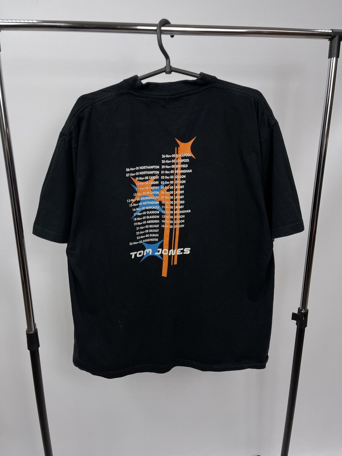 Band Tees × Vintage Vintage Tour 2000 Tom Jones Band Tshirt Tee Size XL Black Size US XL / EU 56 / 4 - 6 Thumbnail