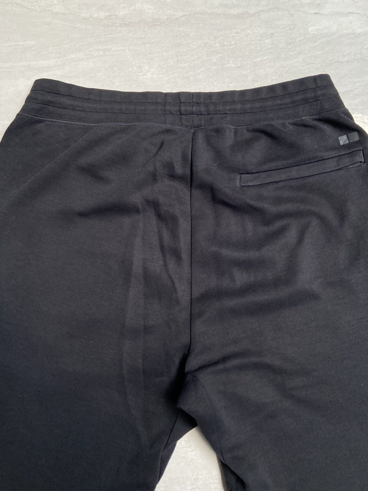 Uniqlo UNIQLO Black Joggers Pants Size US 30 / EU 46 - 11 Thumbnail