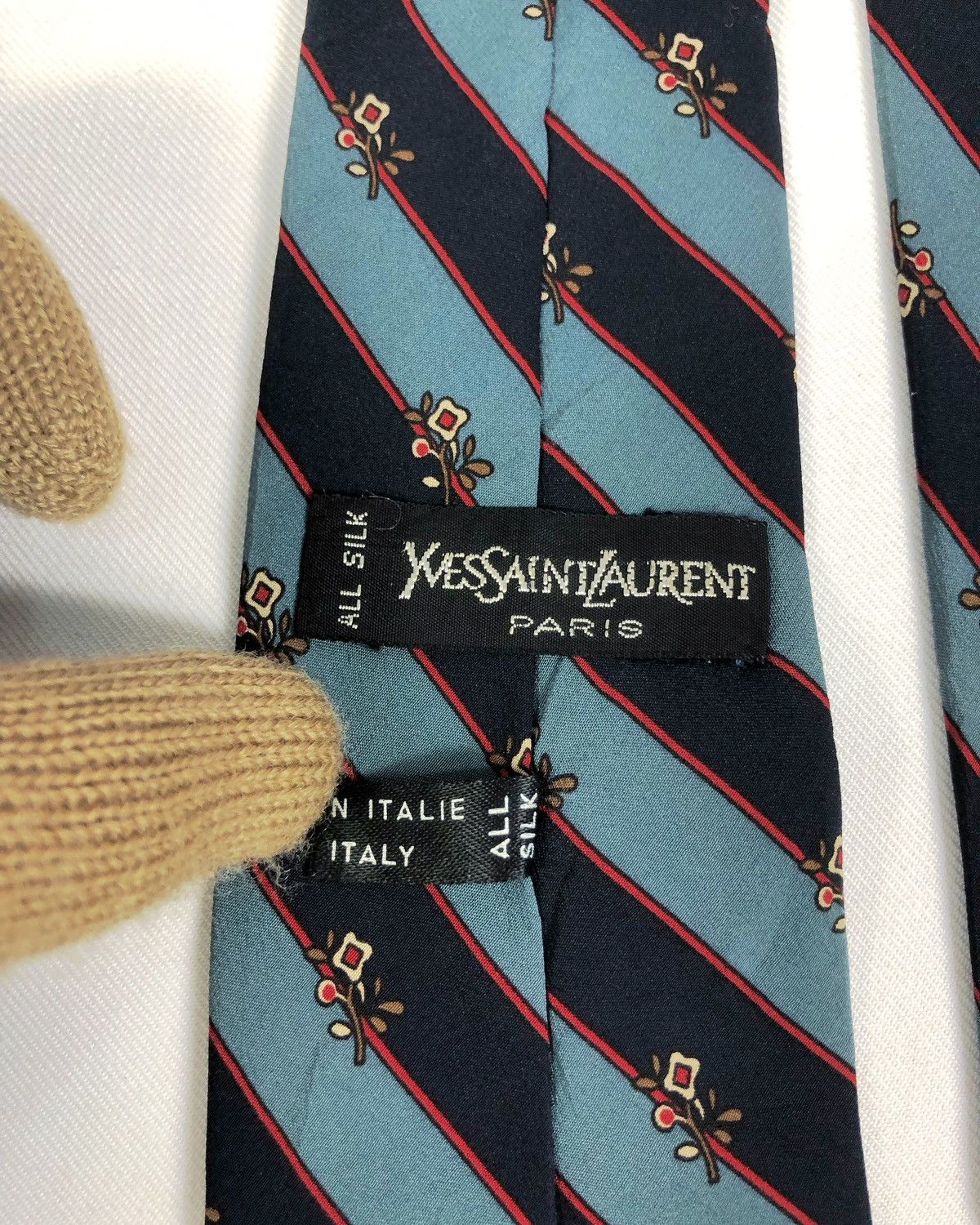 Yves Saint Laurent Rare Vintage Yves Saint Laurent YSL Silk Tie Made in Italy Size ONE SIZE - 8 Thumbnail