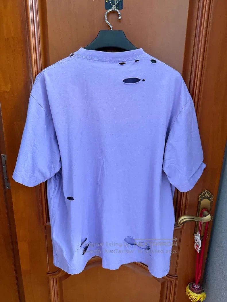 Balenciaga Balenciaga Purple ripped logo short-sleeve Size US S / EU 44-46 / 1 - 2 Thumbnail