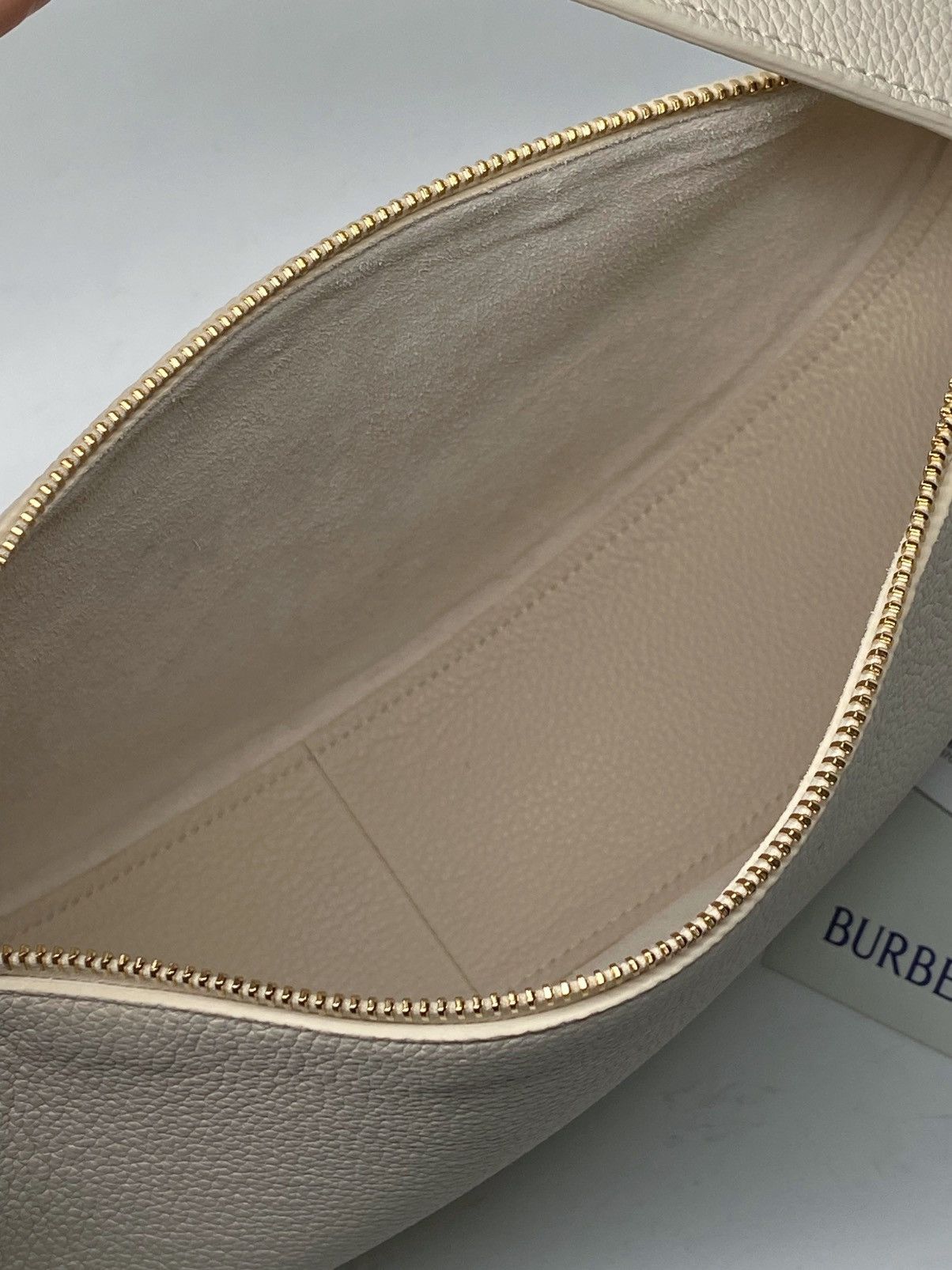 Burberry Burberry Ivory Leather Knight Arc Handbag Size ONE SIZE - 7 Thumbnail