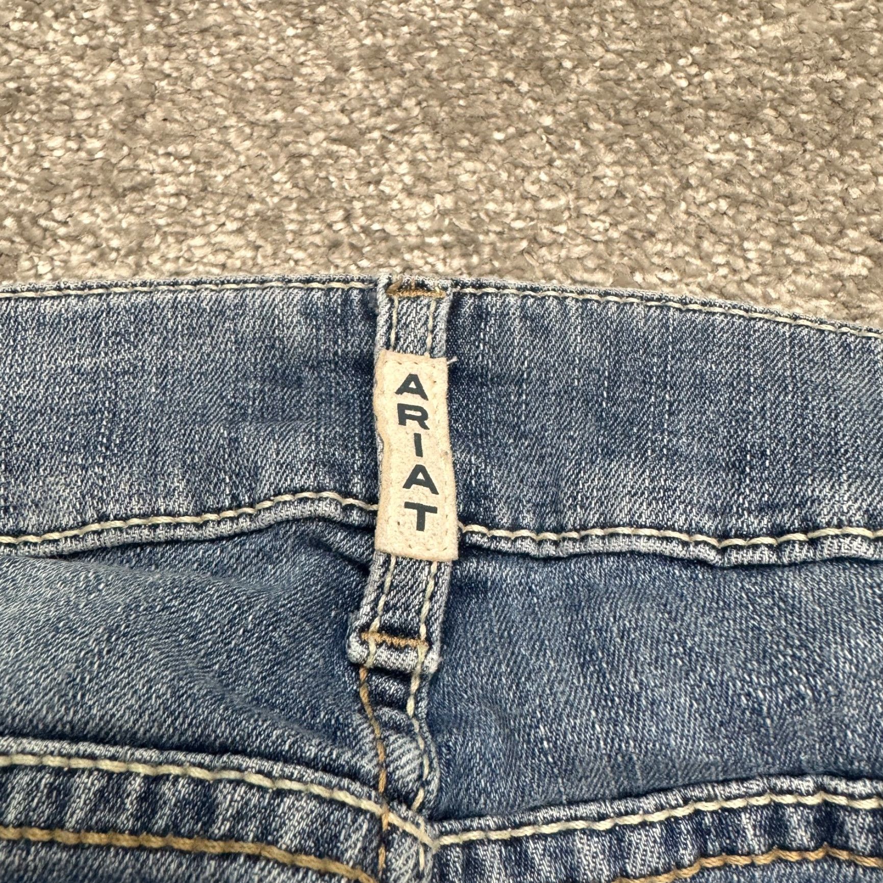 Ariat Ariat Jeans Womens Mid Denim Straight 31R Blue 5-Pocket Regular Stretch Distressed Vintage No N/A Size 24" / US 00 / IT 34 - 5 Thumbnail