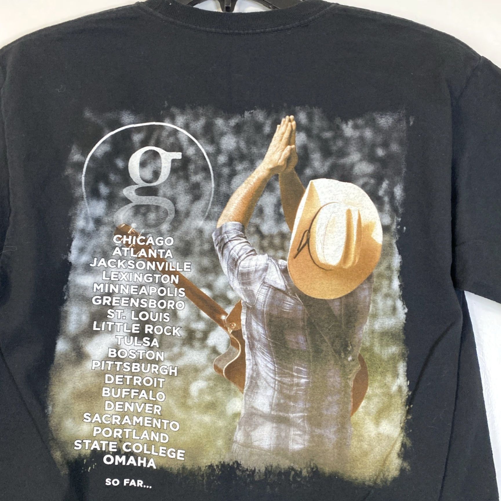 Hanes Garth Brooks Tour T Shirt World Tour 2015 Mens M Hanes Black Short Sleeve Music Band Shirt Size US M / EU 48-50 / 2 - 3 Thumbnail