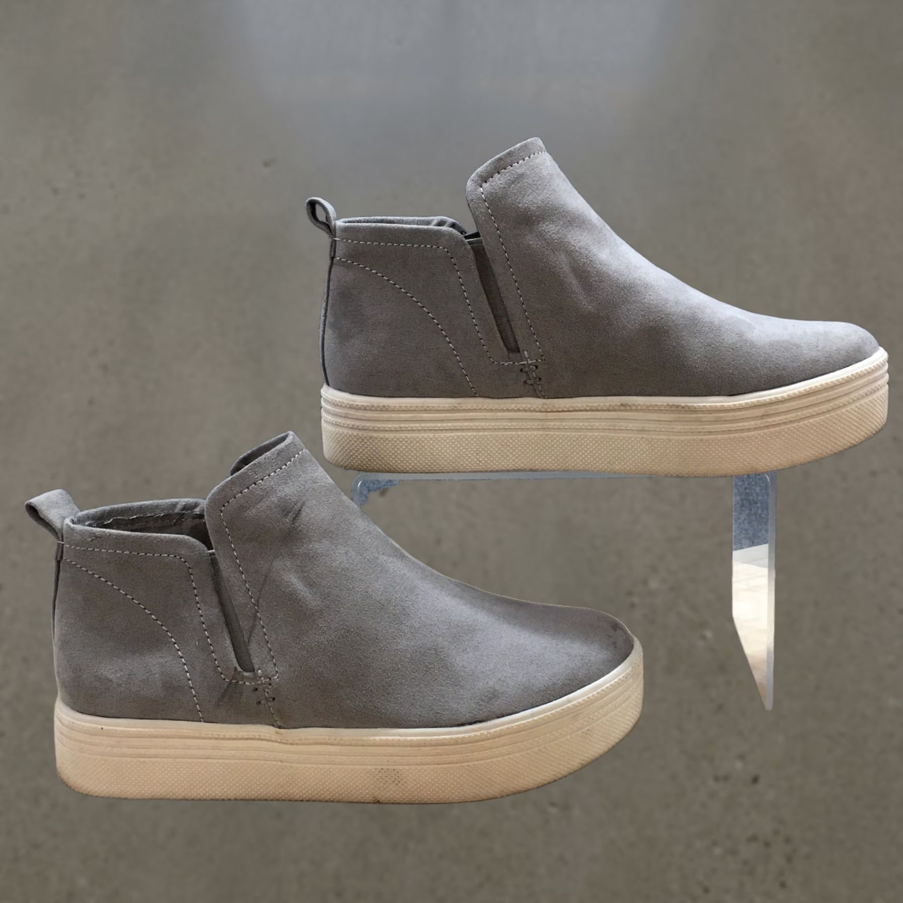 Dolce Vita Dolce Vita Ankle Boots Women 6 Gray Tate Round Toe High Top Slip On Casual Suede Shoes Size M / US 6-8 / IT 42-44 - 1 Thumbnail