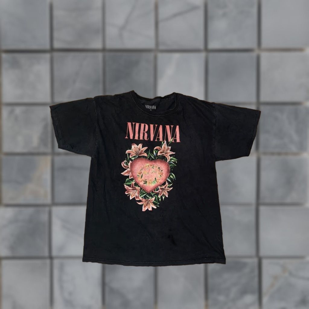 Vintage Nirvana T-Shirt Black L Heart Shaped Box Lilly Flowers Mens Large 21x26 Size US L / EU 52-54 / 3 - 1 Thumbnail