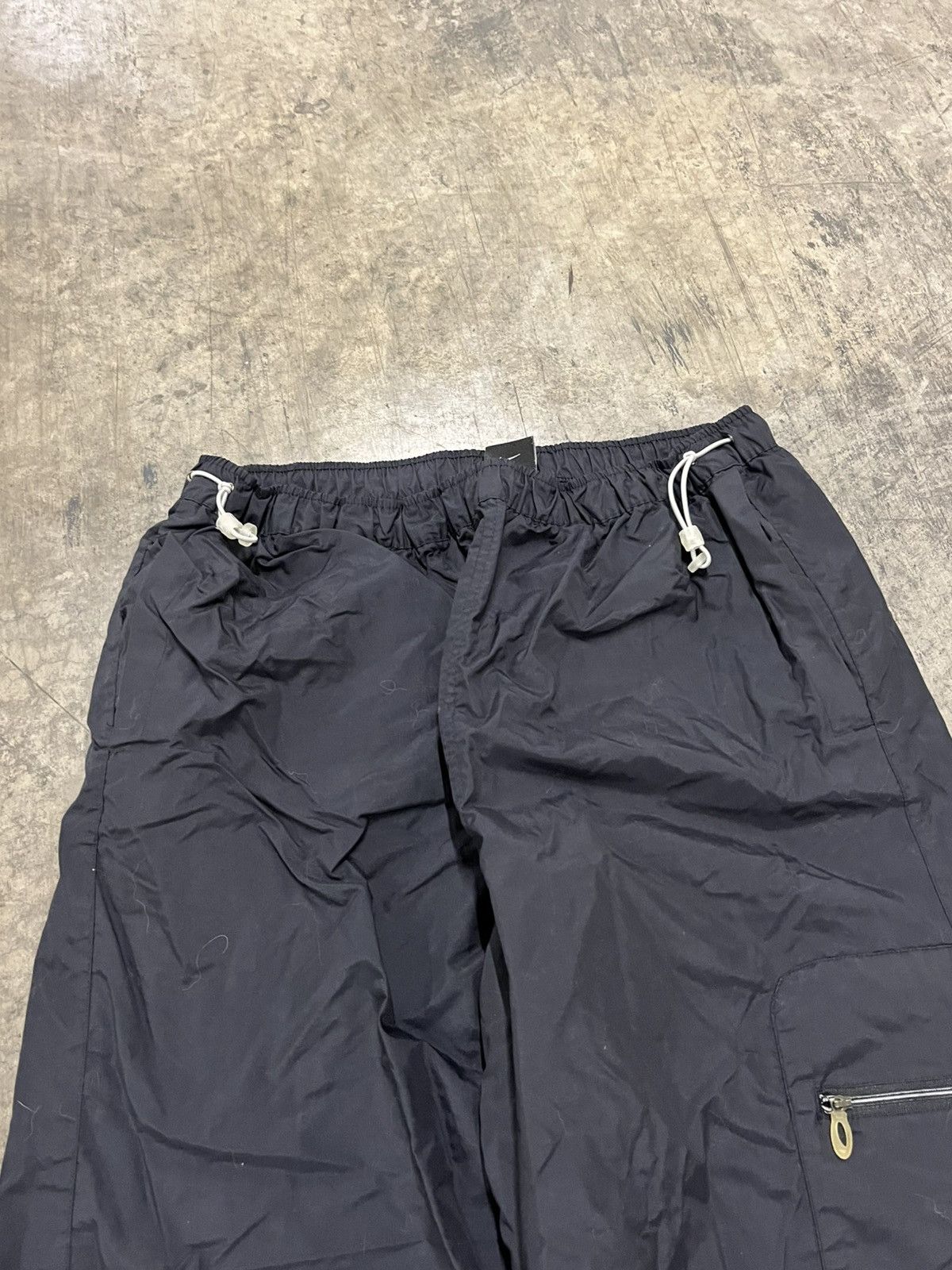 Vintage Nike track pants y2k baggy fit wide leg rare hype sporty Size US 30 / EU 46 - 5 Thumbnail