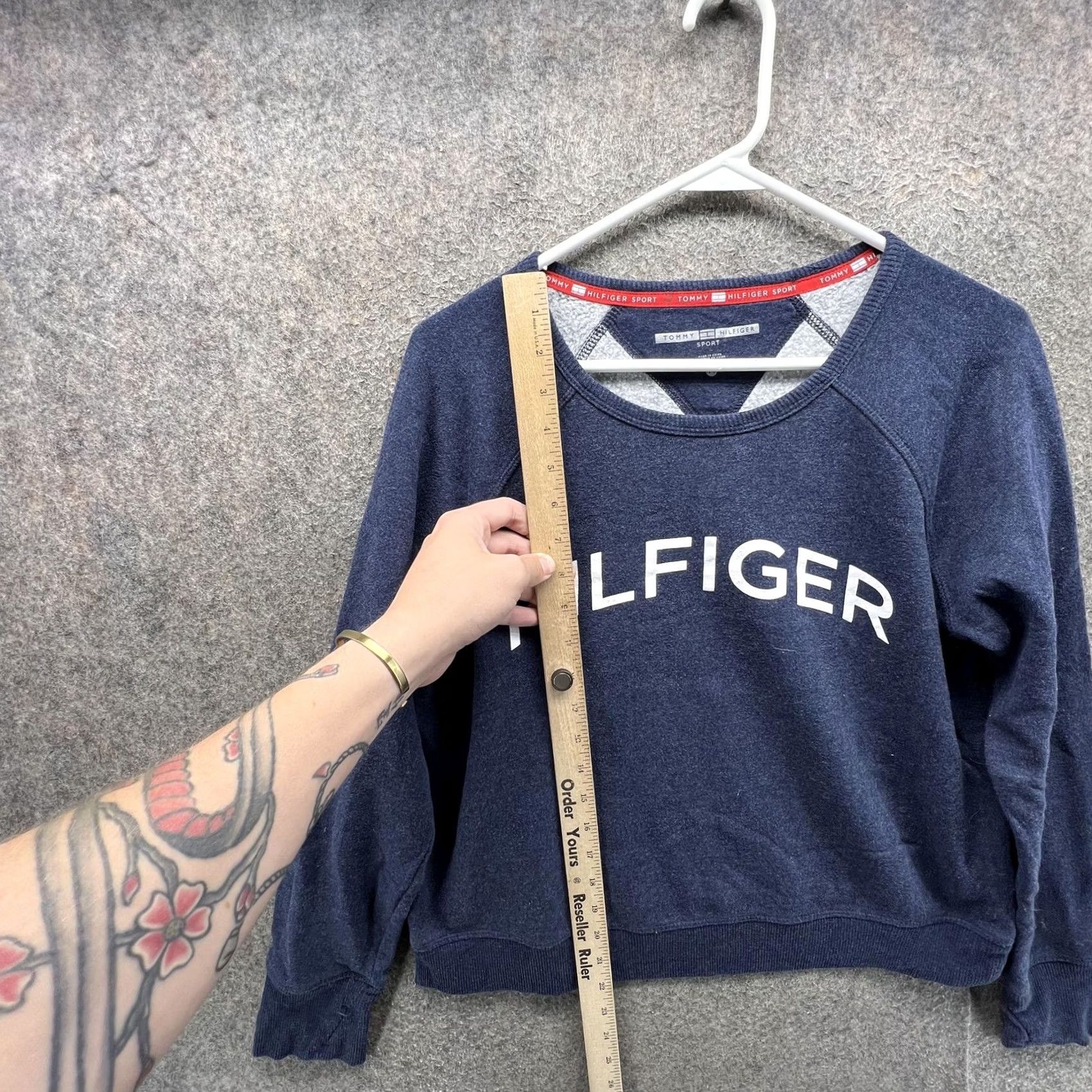 Tommy Hilfiger Tommy Hilfiger Sport Sweatshirt Womens M Blue Fleece Crewneck Logo Hoodie, Raglan Sleeve, Pullover, Casual Activewear Size M / US 6-8 / IT 42-44 - 5 Thumbnail