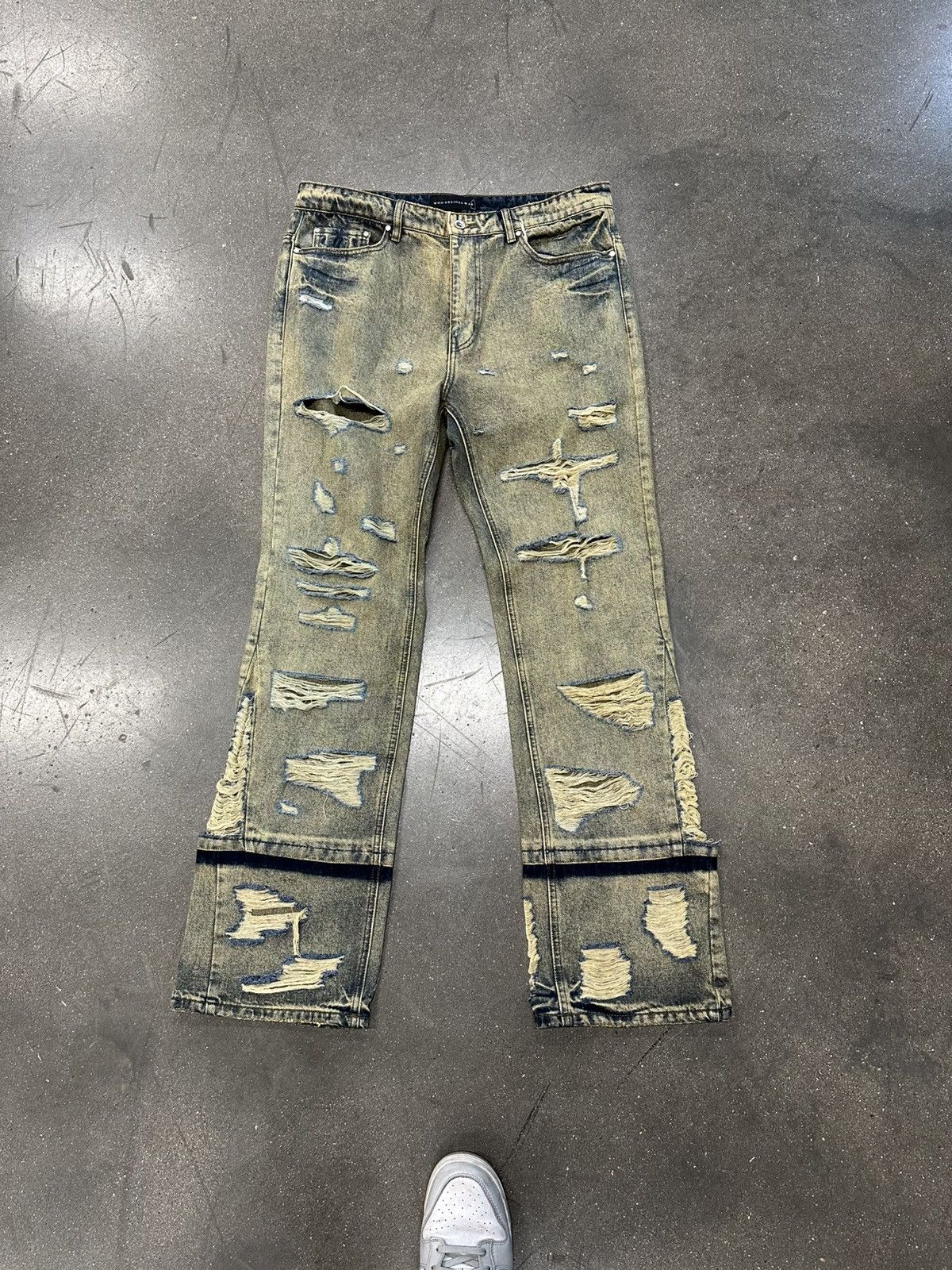 Who Decides War Gnarly Jeans Navy