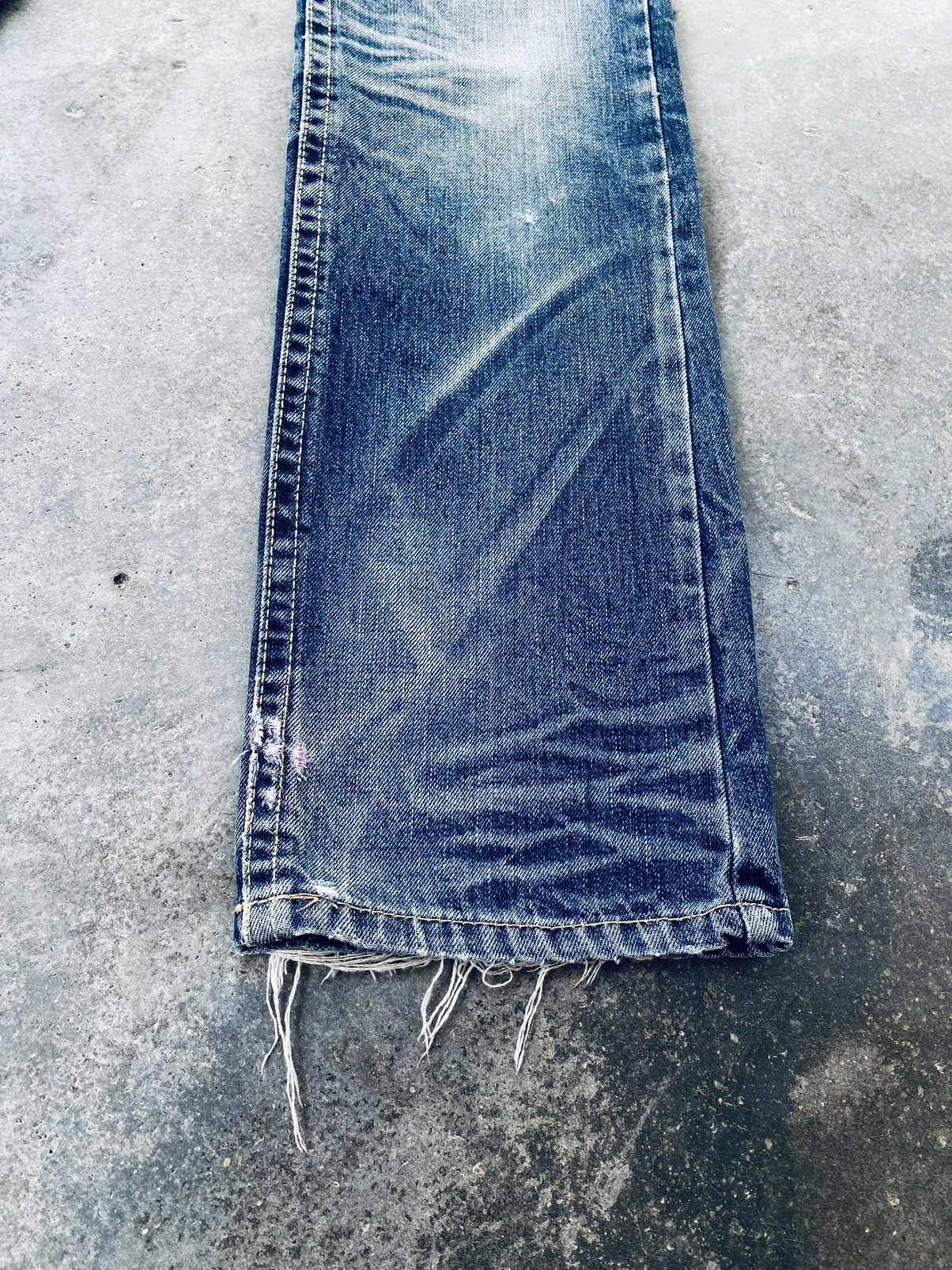 Japanese Brand Vintage Lolita Yoshitomo Nara Art Distressed Denim Pants Size US 34 / EU 50 - 8 Thumbnail