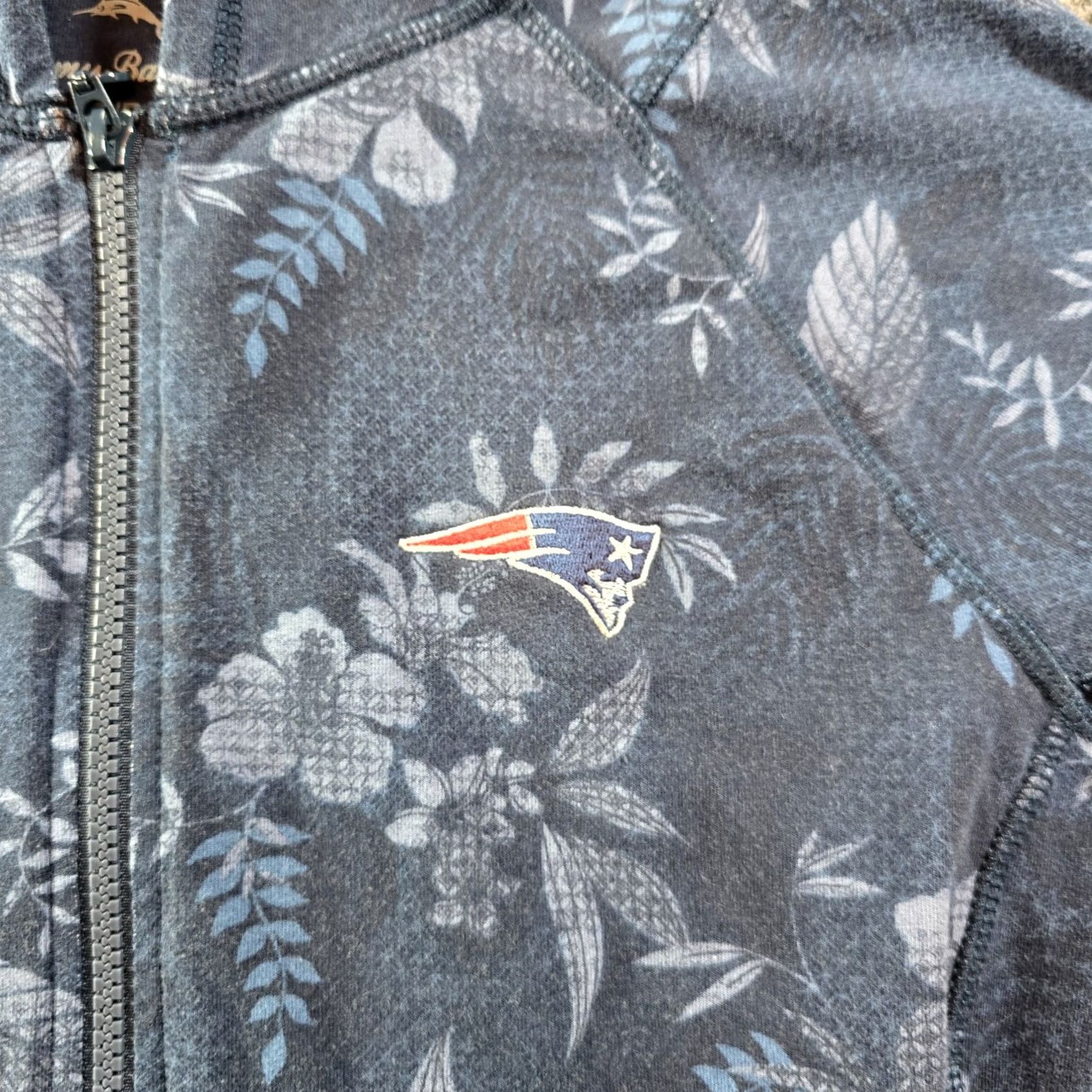 Tommy Bahama Tommy Bahama Hoodie Sweatshirt Womens Small Blue Floral Aloha Full Zip Hooded Zip Embroidered Logo Knit Cotton Blend Jacket Size S / US 4 / IT 40 - 3 Thumbnail