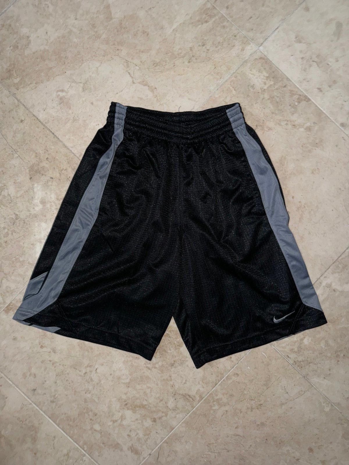 Nike Nike Men's Athletic Mesh Shorts Gray/Black Rare Sz S Size US 30 / EU 46 - 1 Thumbnail
