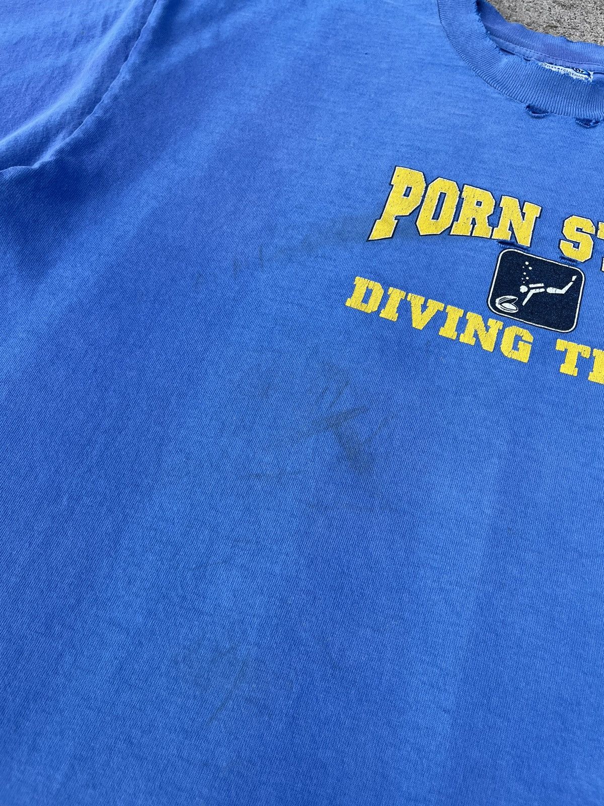 Vintage Rare Vintage 90’s Porn Star “Diving Team” Thrashed T-Shirt Size US XL / EU 56 / 4 - 14 Thumbnail
