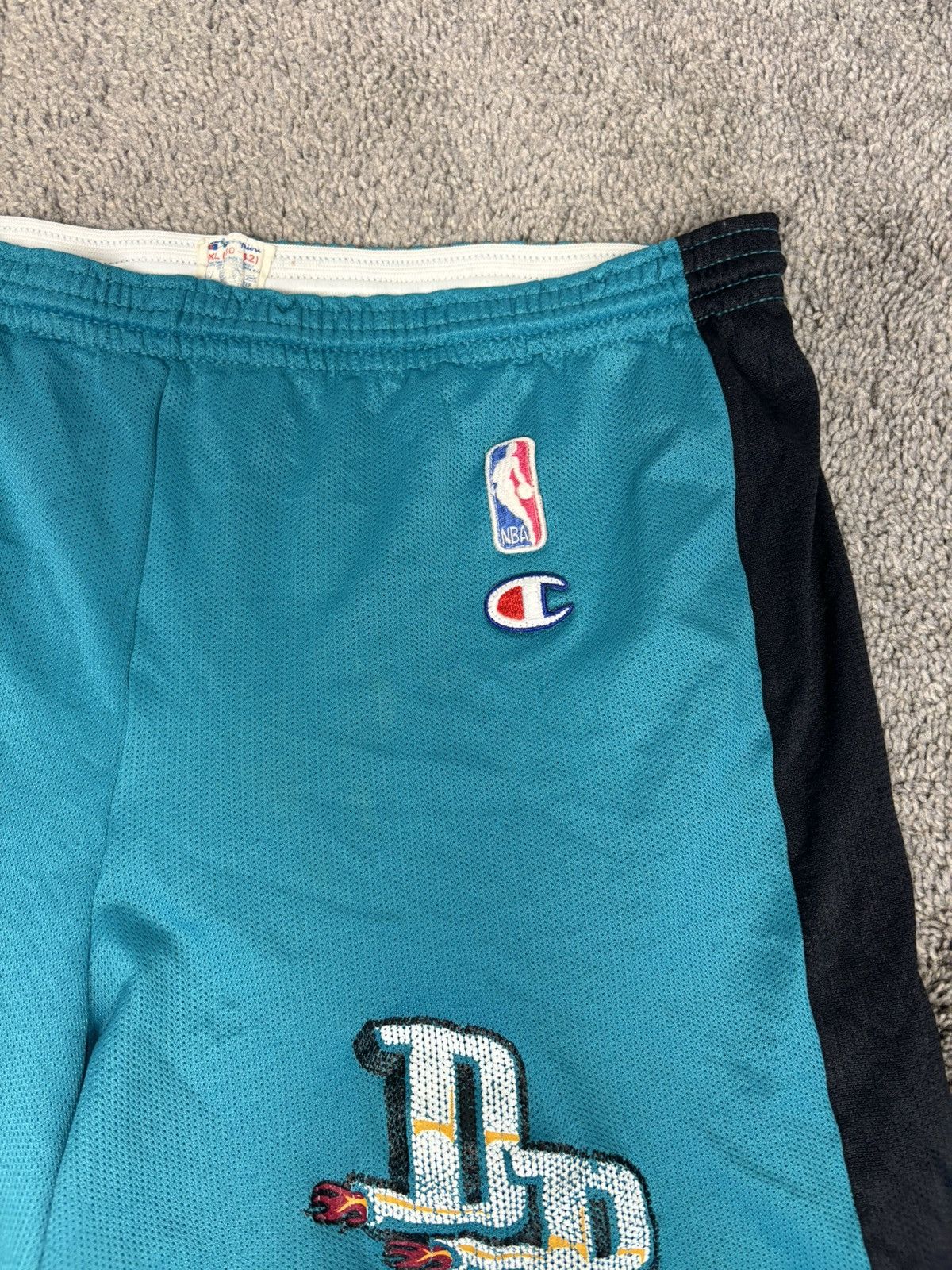Champion Vintage Detroit Pistons Champion NBA Shorts Xl vtg RARE 90s Size US 34 / EU 50 - 3 Thumbnail