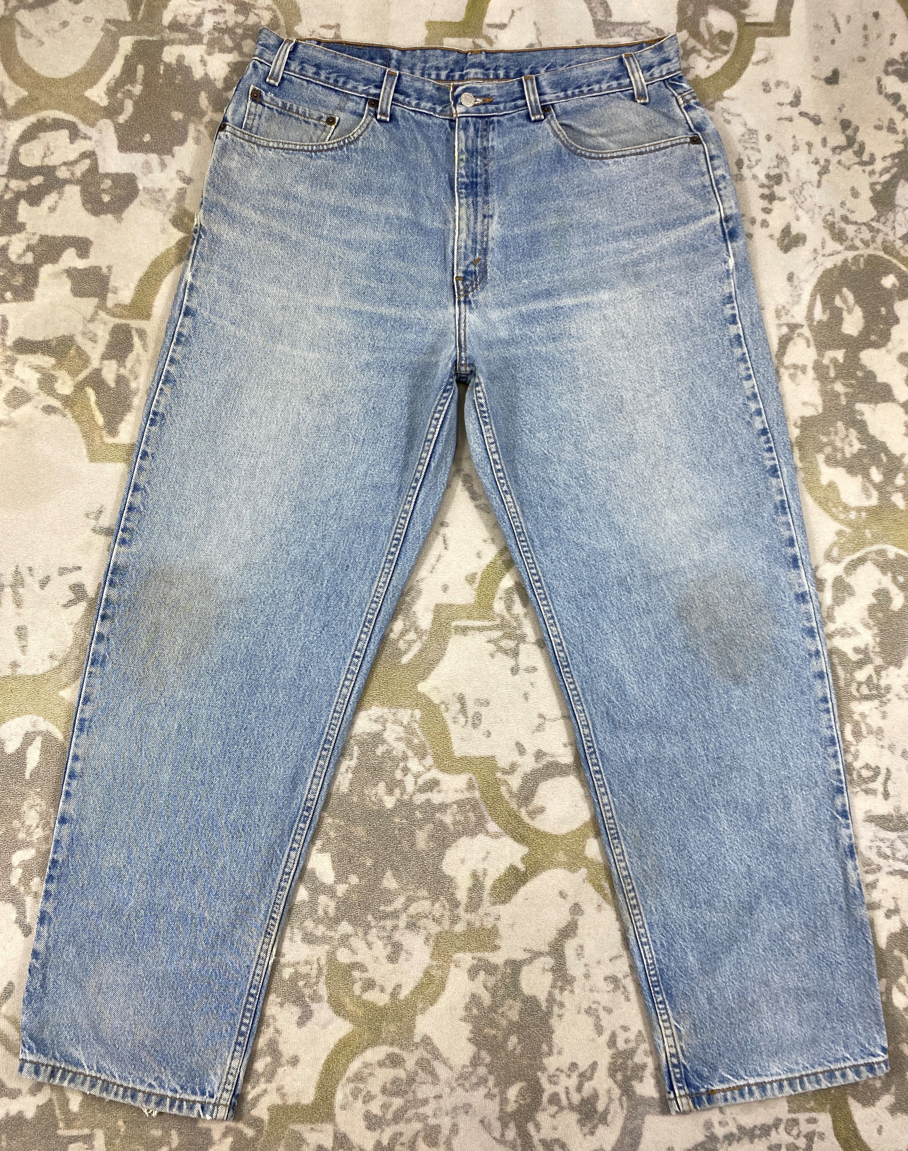 Levi's Light Wash Vintage Levi's 550 Relaxed Denim 36 x 30 JN640 Size US 36 / EU 52 - 1 Thumbnail