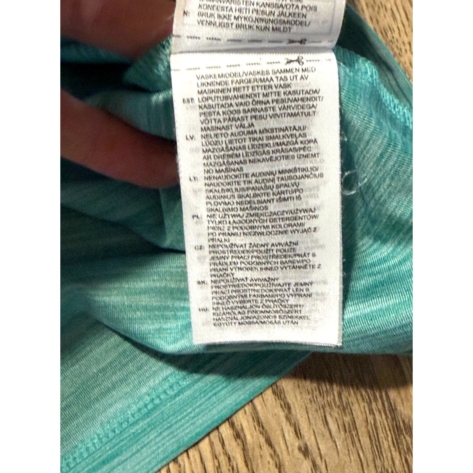 Adidas Adidas Shirts Women's Size Medium Green Short Sleeve V-Neck Athletic Wear Shirt Ladies Medium Green V-Neck Short Sleeve Athletic Wear Size M / US 6-8 / IT 42-44 - 6 Thumbnail