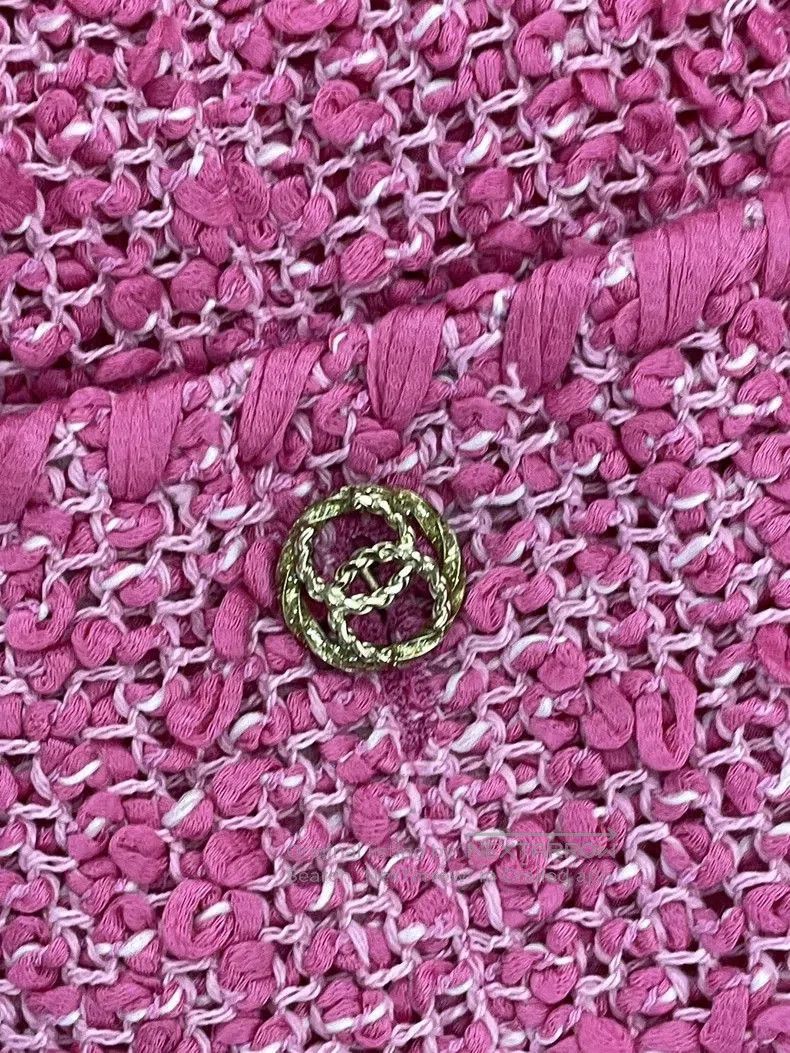 Chanel Chanel Pink V-Neck Knit Jacket. Size US M / EU 48-50 / 2 - 3 Thumbnail