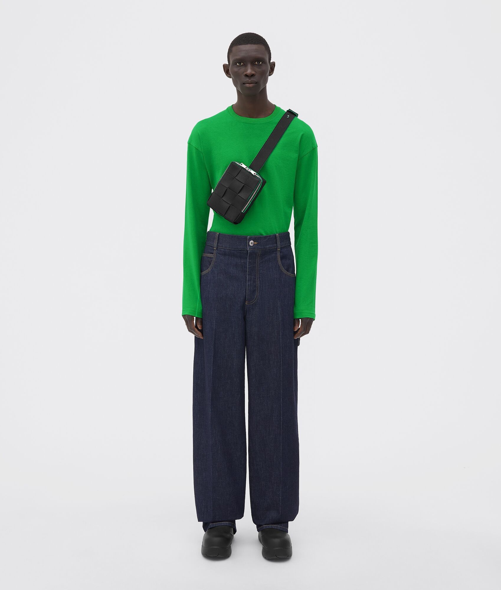 Bottega Veneta o1n1vont0225 Size: OS / Cassette Bag in Black/Green Size ONE SIZE - 5 Thumbnail