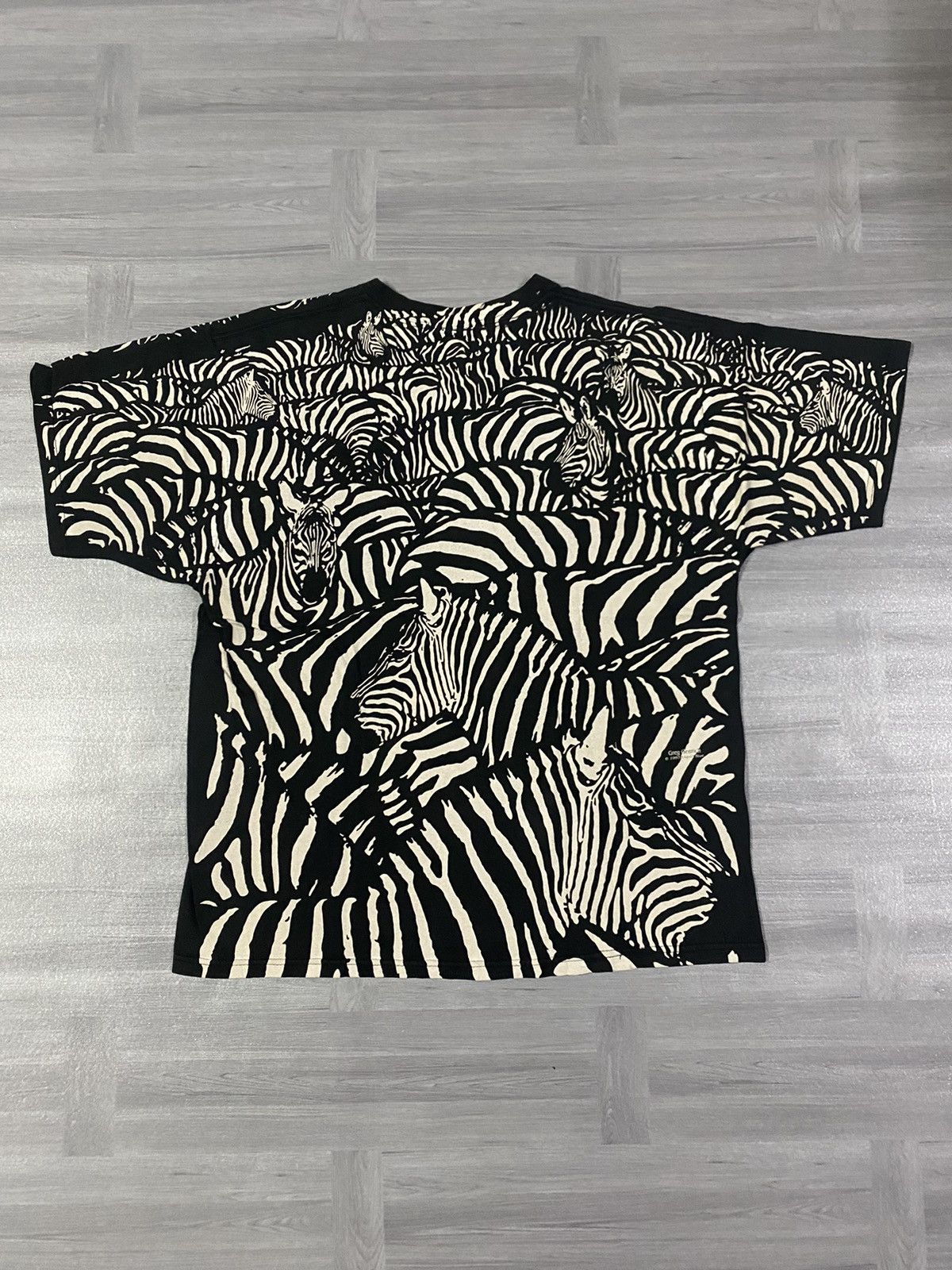Liquid Blue Vintage 90s Liquid Blue Zebra All Over Print T-Shirt 1993 Size US L / EU 52-54 / 3 - 11 Thumbnail