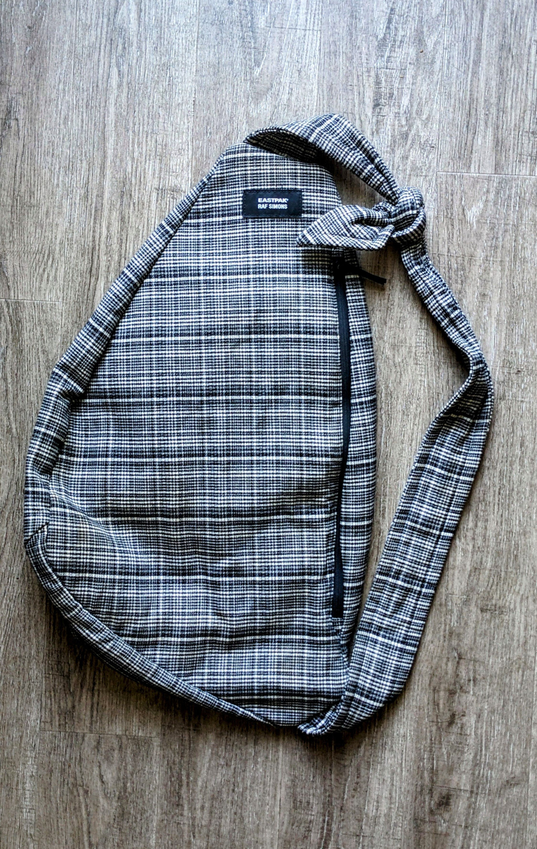 Eastpak × Raf Simons FW18 Sling Bag Size ONE SIZE - 3 Thumbnail