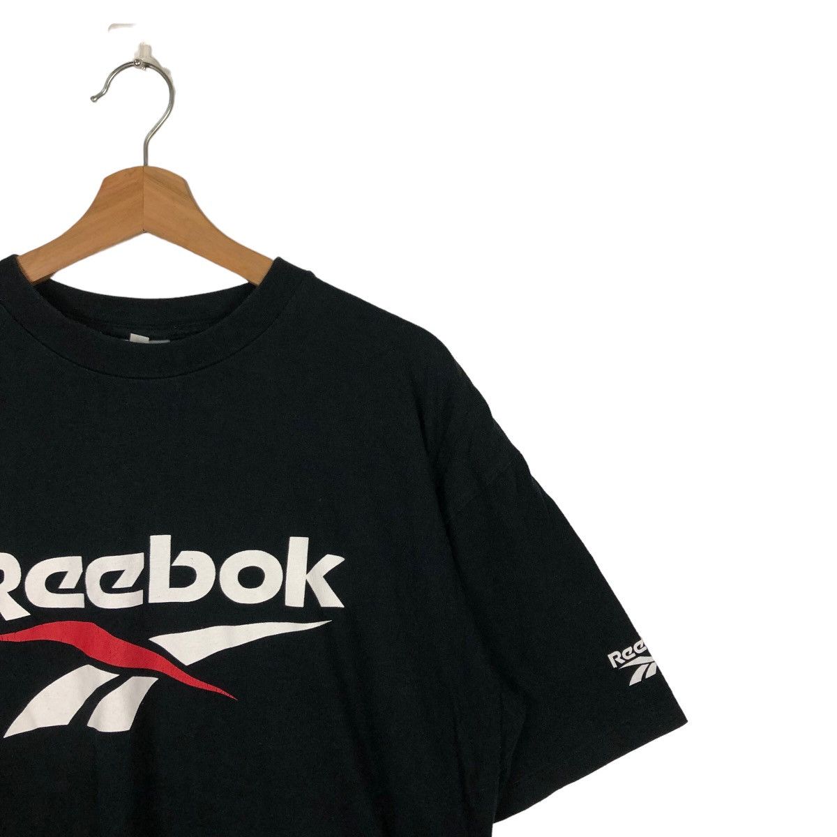 Japanese Brand VINTAGE SPORT REEBOK BIG LOGO T-SHIRT Size US M / EU 48-50 / 2 - 5 Thumbnail