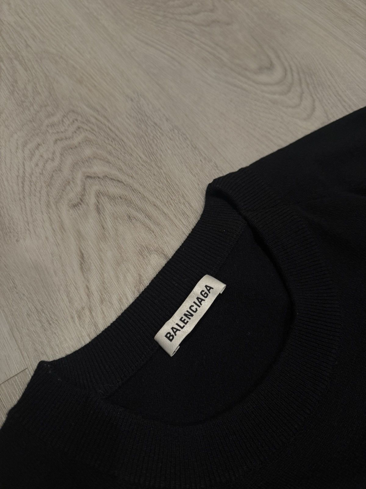 Balenciaga s/s 2020 wool bb scrunched shoulder sweater!! Size US S / EU 44-46 / 1 - 6 Thumbnail