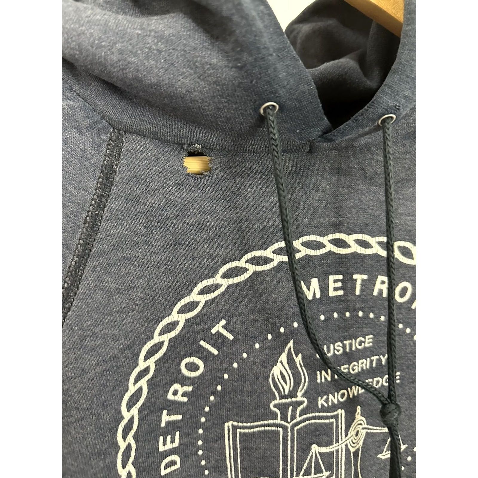 Vintage VTG 80s Detroit Metropolitan Police Academy Crest Sun Faded Raglan Thin Hoodie L Shirts? Size US L / EU 52-54 / 3 - 6 Thumbnail
