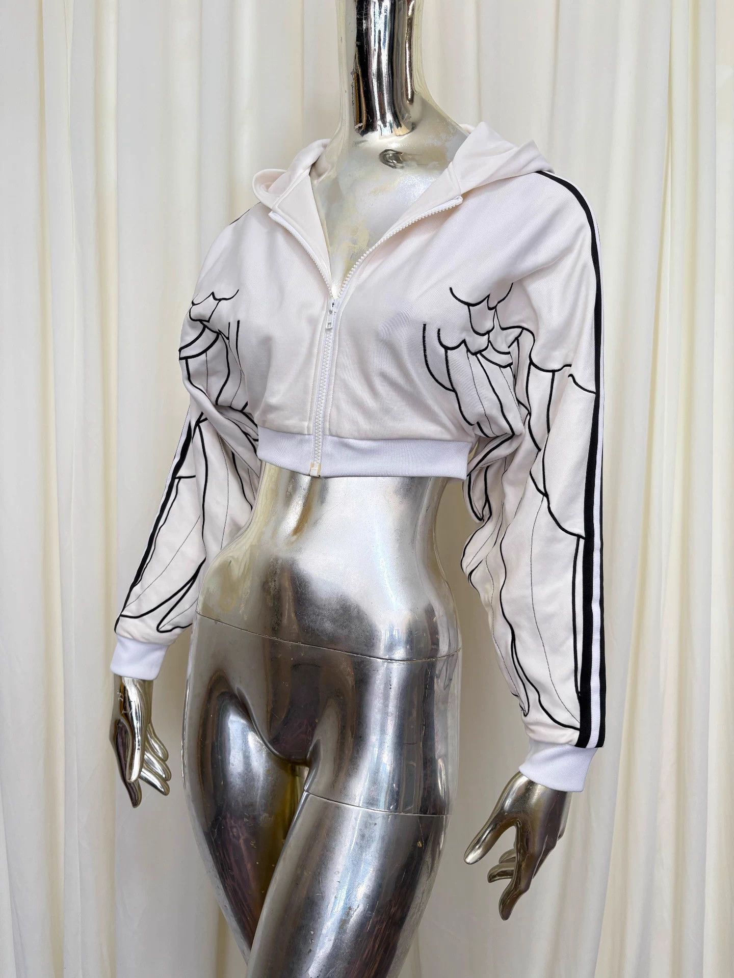 Adidas Jeremy Scott x Adidas Wings short batwing hoodie36 Size XS / US 0-2 / IT 36-38 - 3 Thumbnail