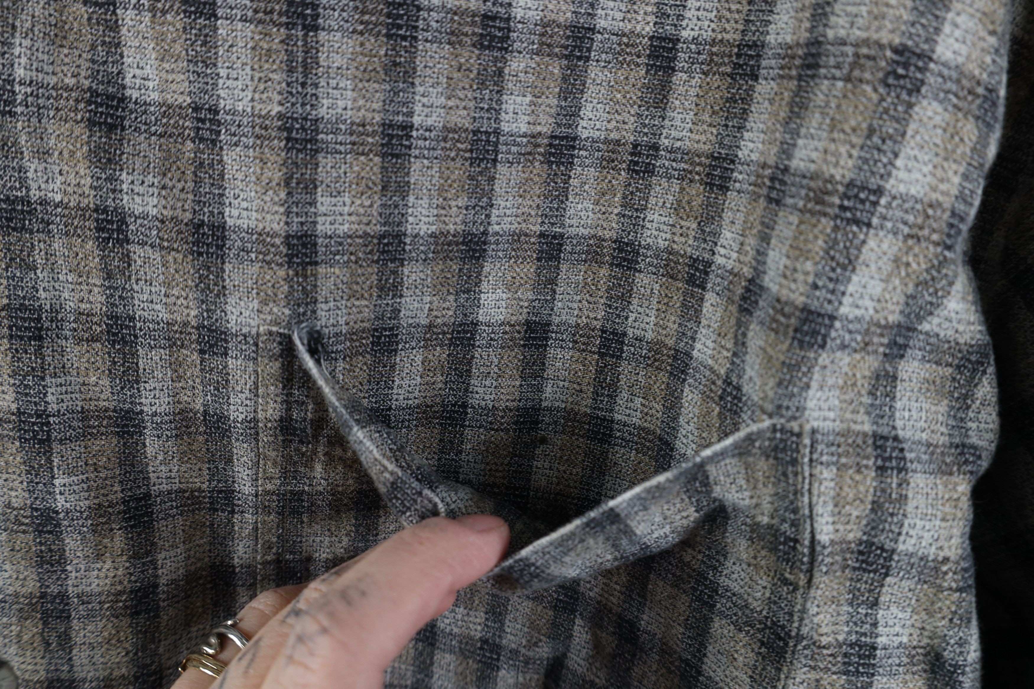 Vintage Vintage 90s Streetwear Knit Collared Button Shirt Plaid Size US XL / EU 56 / 4 - 5 Thumbnail