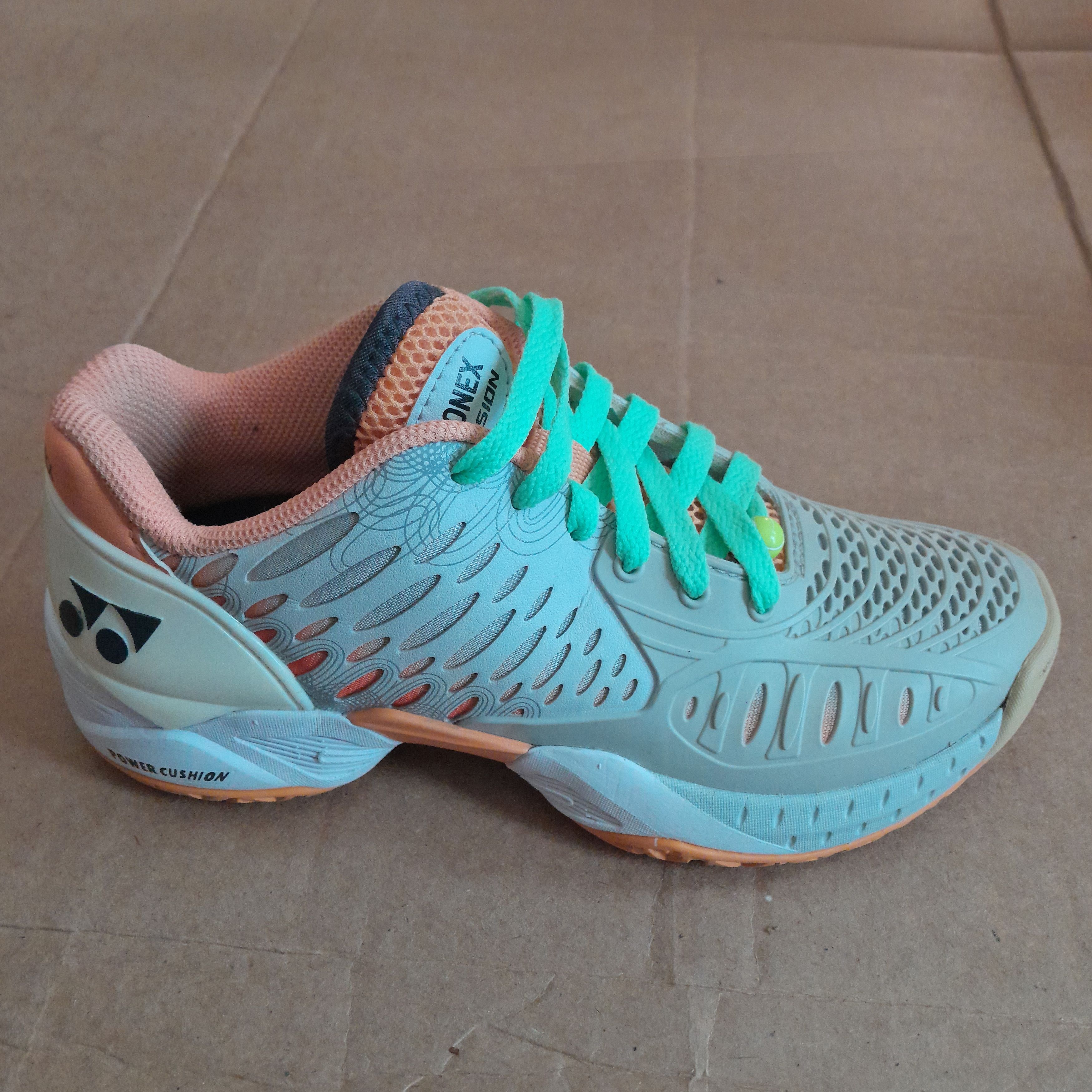 Other Yonex Badminton shoes Power Cushion Eclipsion Mid Top Size US 5 / EU 37 - 4 Thumbnail