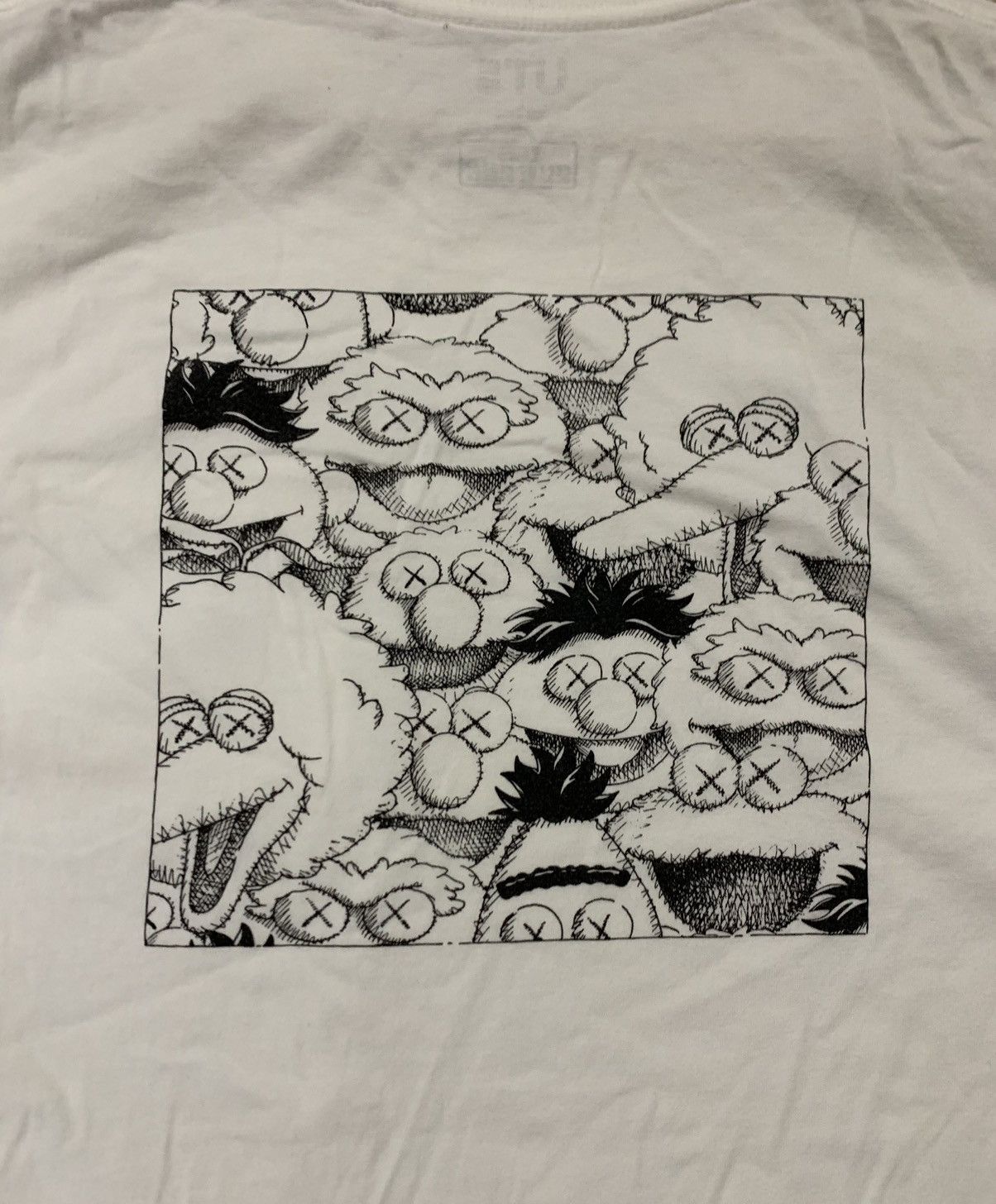 Kaws VINTAGE KAWS SESAME STREET BACK-HIT Size US L / EU 52-54 / 3 - 7 Thumbnail
