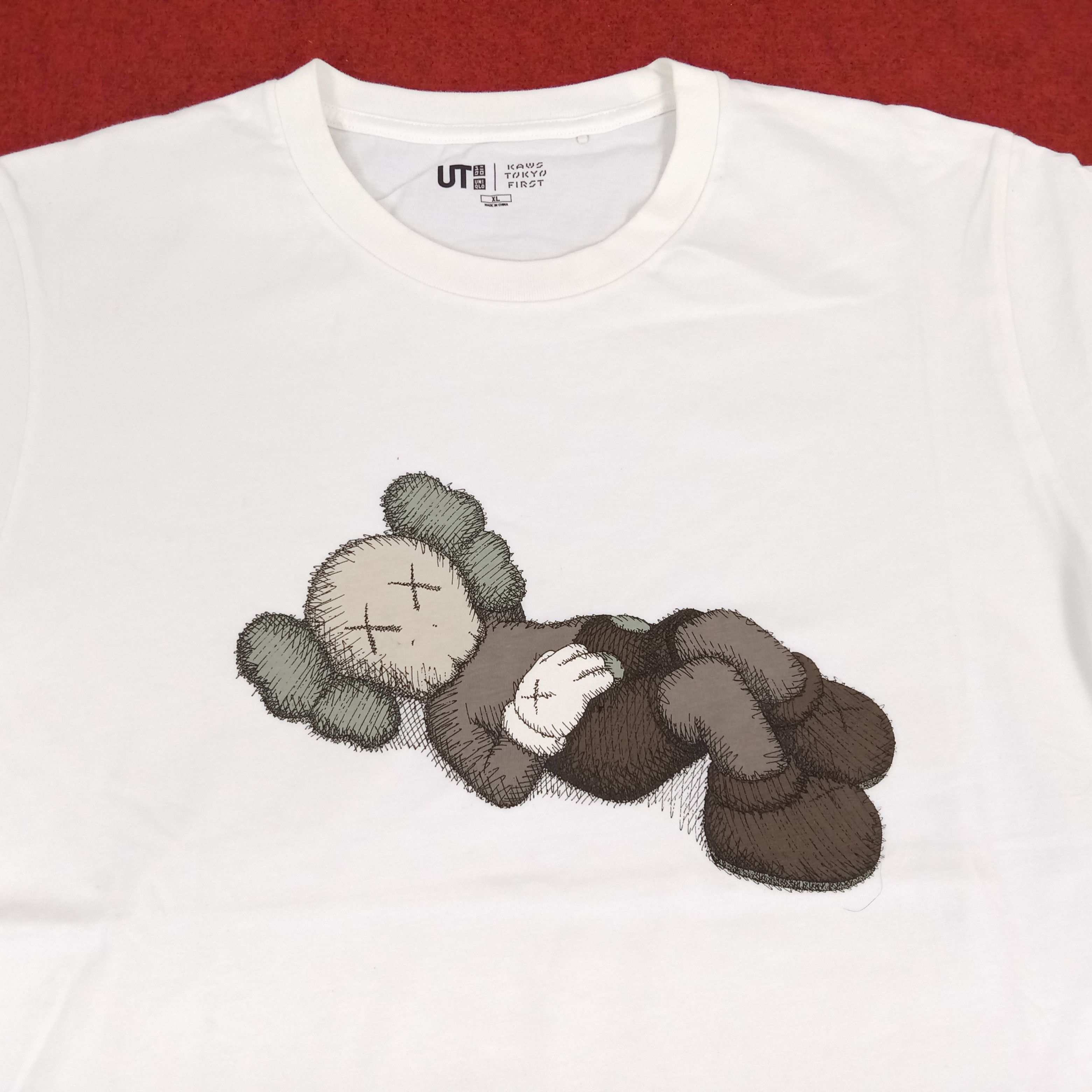 Japanese Brand × Kaws Kaws X Japanese Brand Streetwear Center Design Tshirt Size US L / EU 52-54 / 3 - 2 Thumbnail