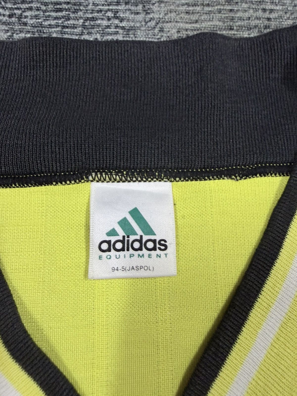 Adidas Vtg⚽️1992 Kashiwa Reysol Home Jersey Size US L / EU 52-54 / 3 - 17 Thumbnail