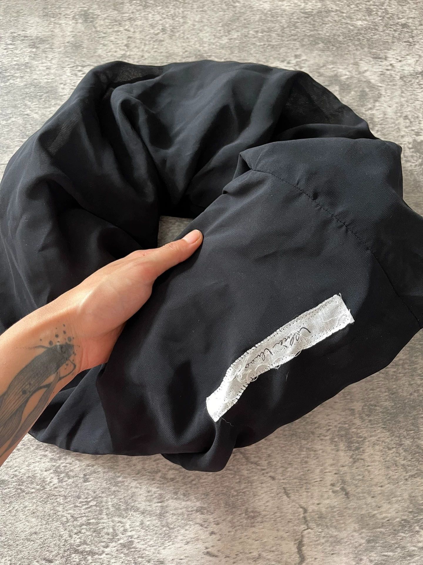 Other alice auaa Runway Scarf & Beanie (Beige Sheen/Black Sheer) Size ONE SIZE - 5 Thumbnail