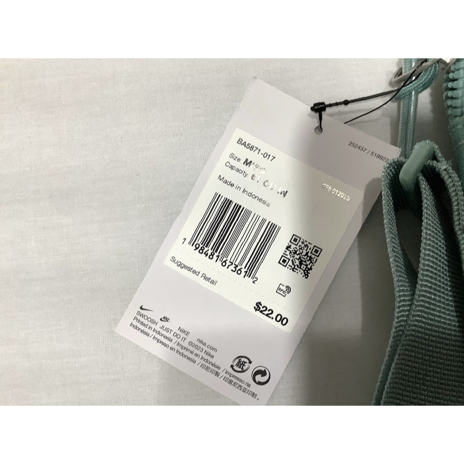 Nike Nike Heritage Crossbody Bag Pouch Green Unisex Small Casual Travel Bag Mens Womens Girls Boys Size ONE SIZE - 2 Thumbnail