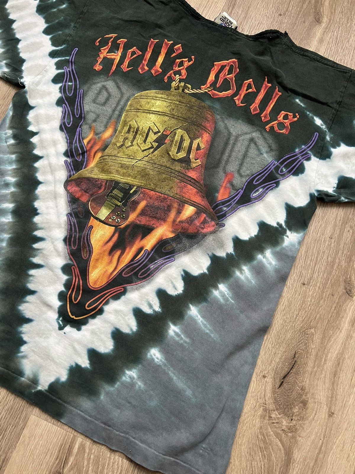 AC/DC × Band Tees × Liquid Blue Vintage 90s Liquid Blue Ac/Dc Tie Dye flame Hells Balls tee Size US M / EU 48-50 / 2 - 3 Thumbnail
